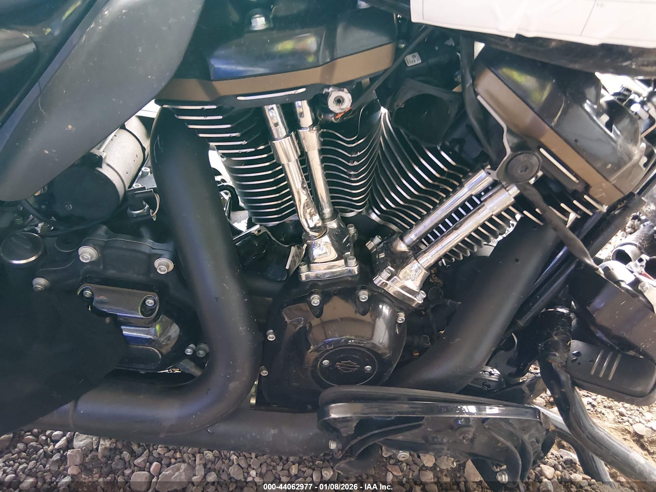HARLEY-DAVIDSON FLHXST image 8