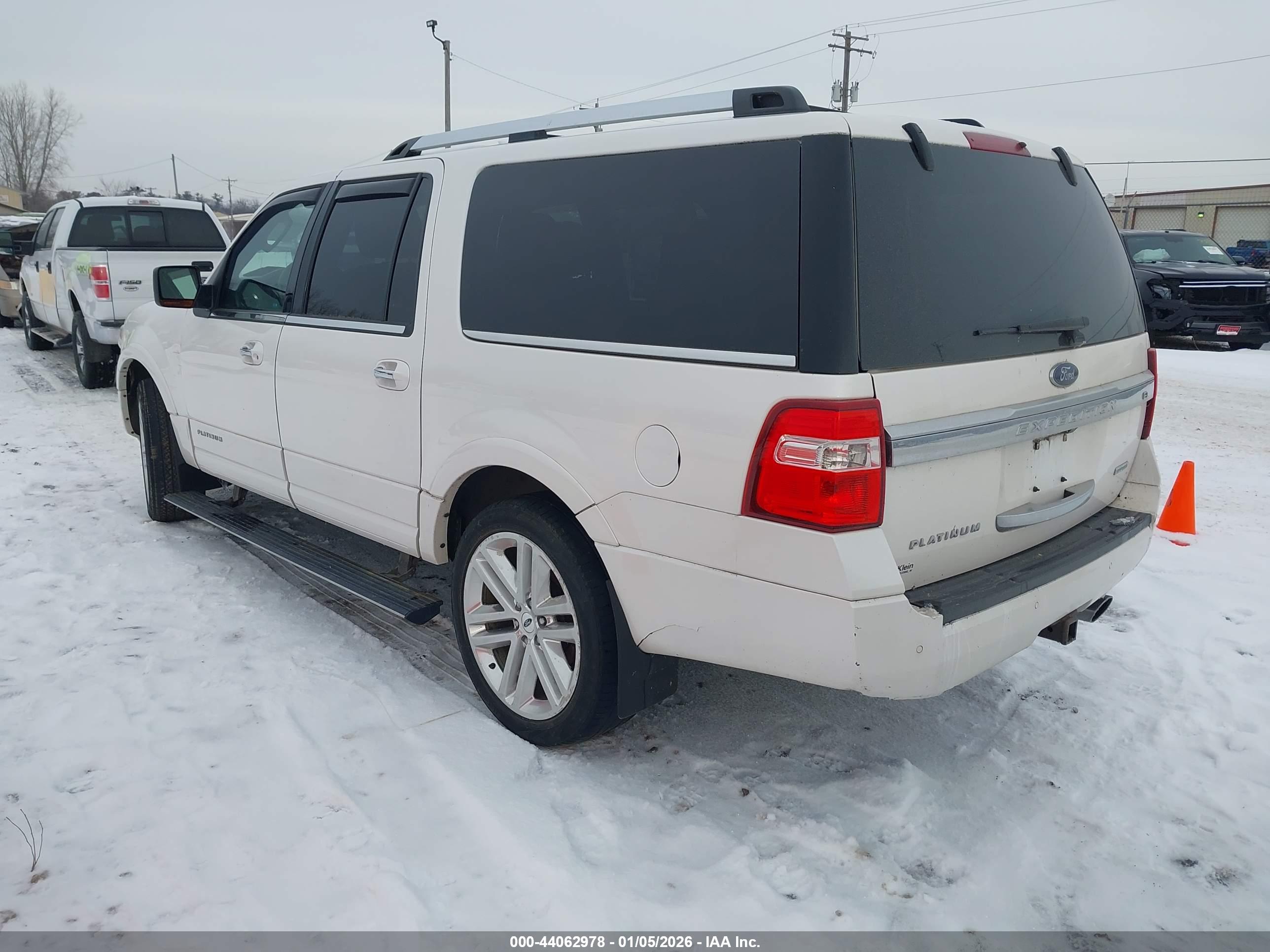 FORD EXPEDITION image 3