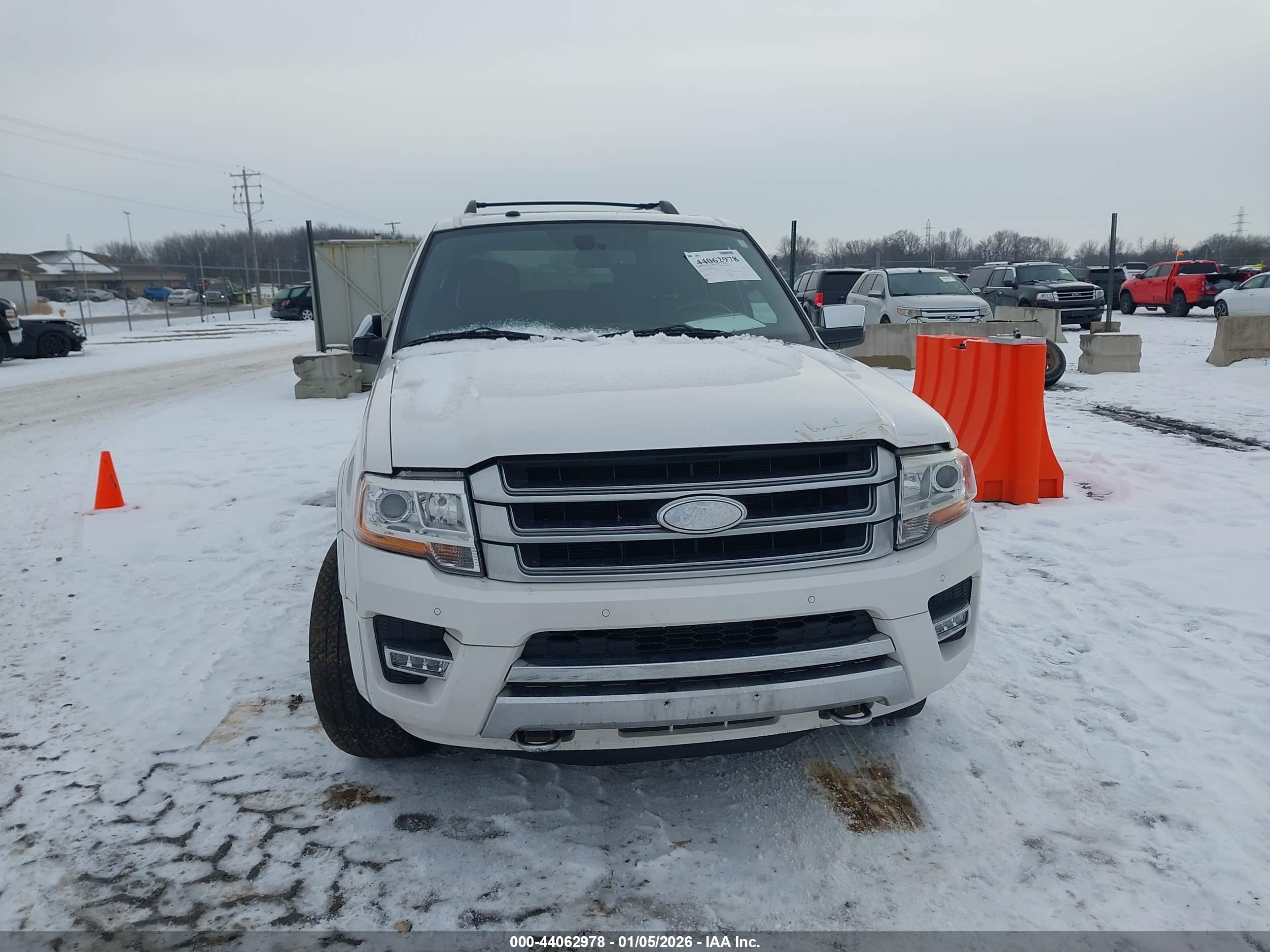 FORD EXPEDITION image 6