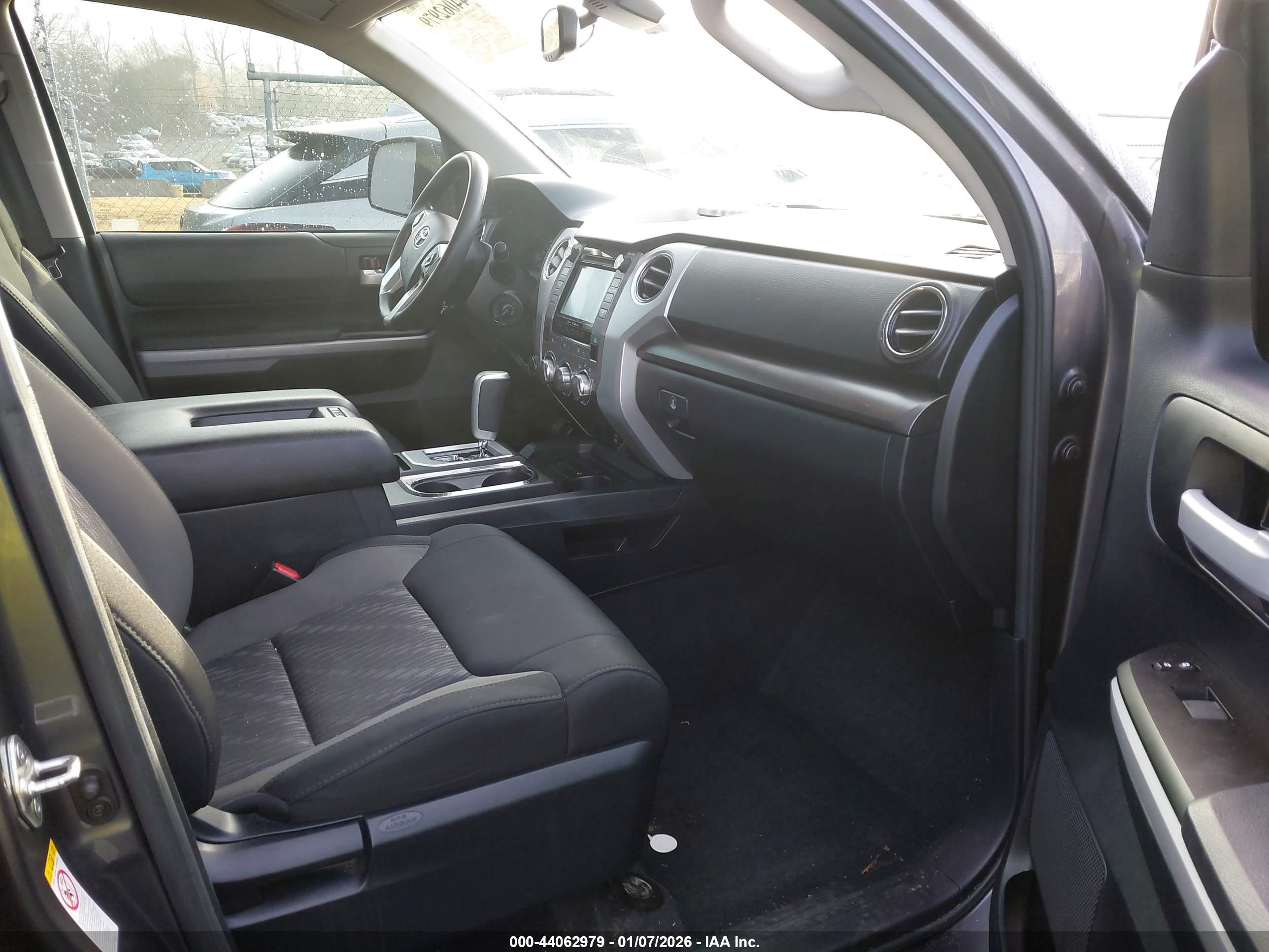 TOYOTA TUNDRA image 5