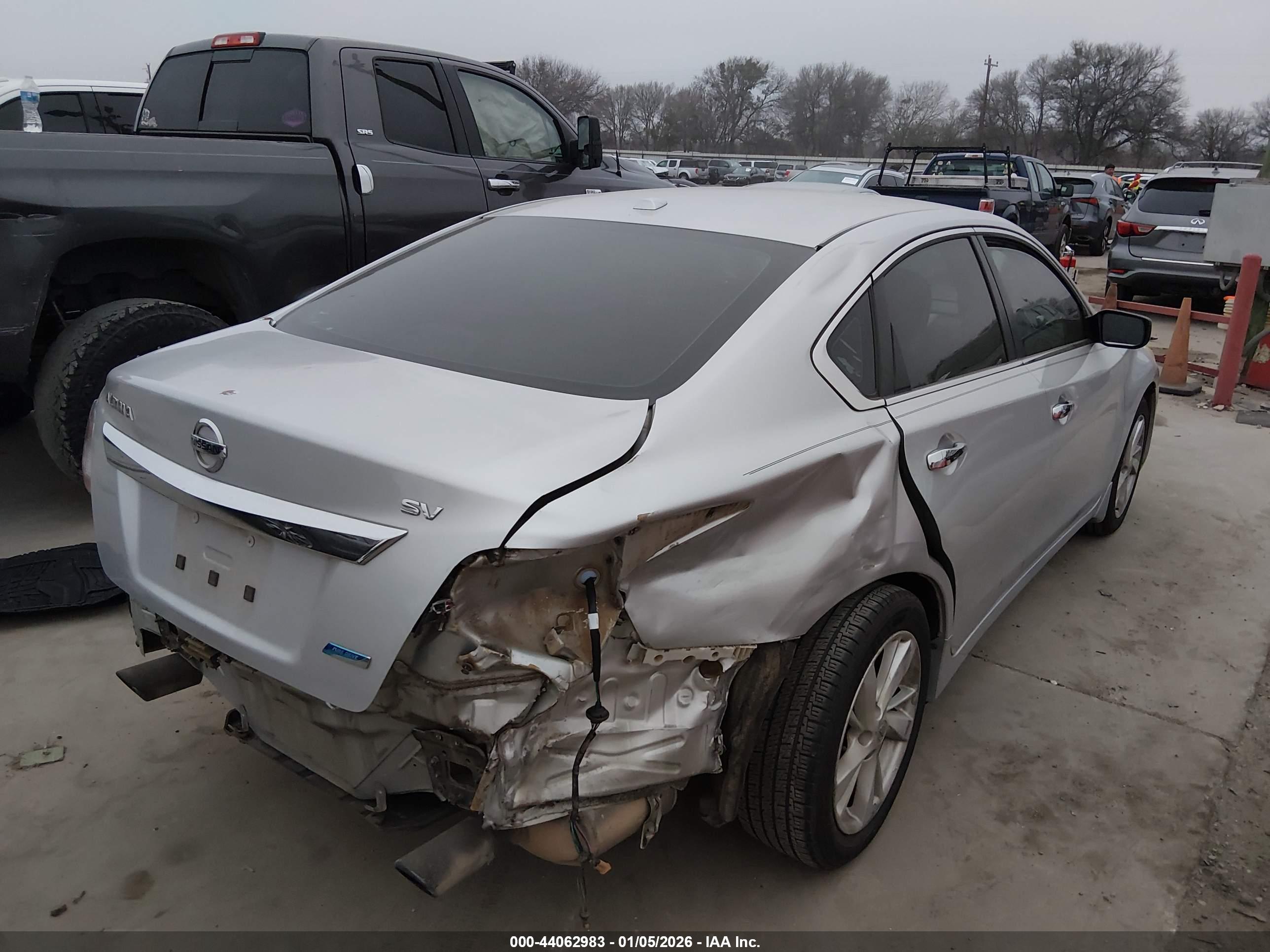NISSAN ALTIMA image 4