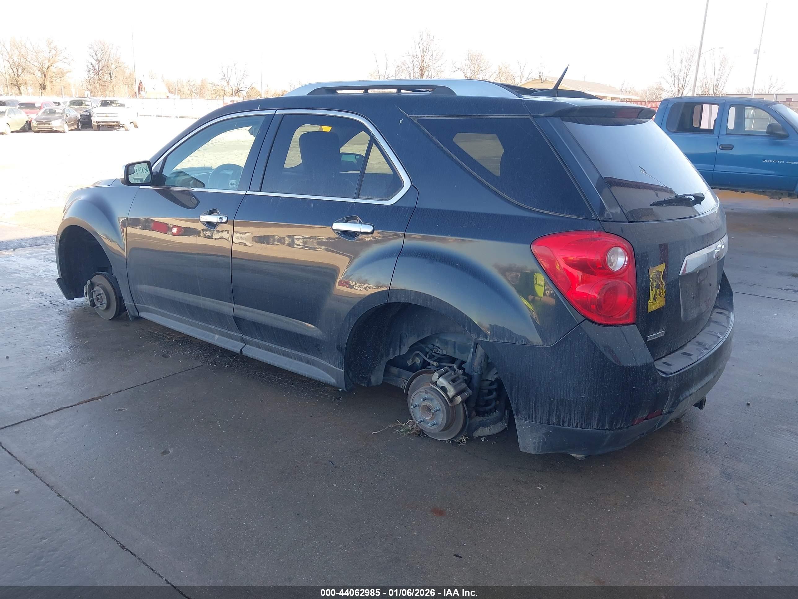 CHEVROLET EQUINOX image 3