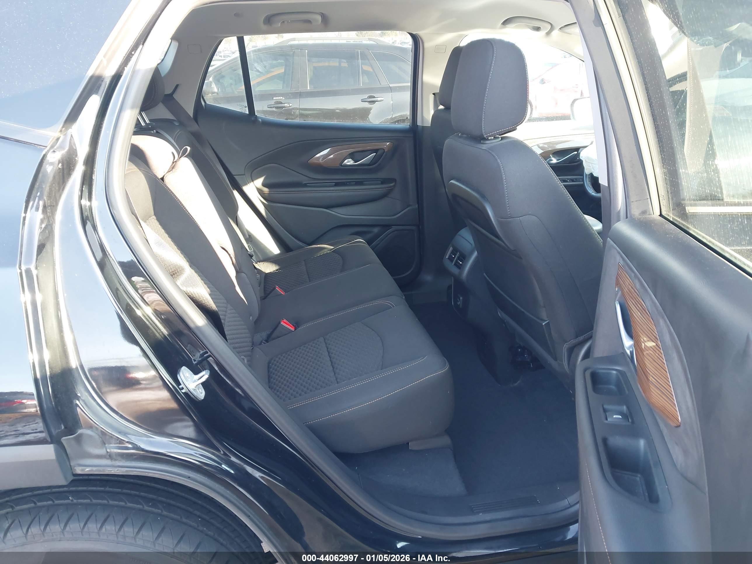GMC TERRAIN image 8