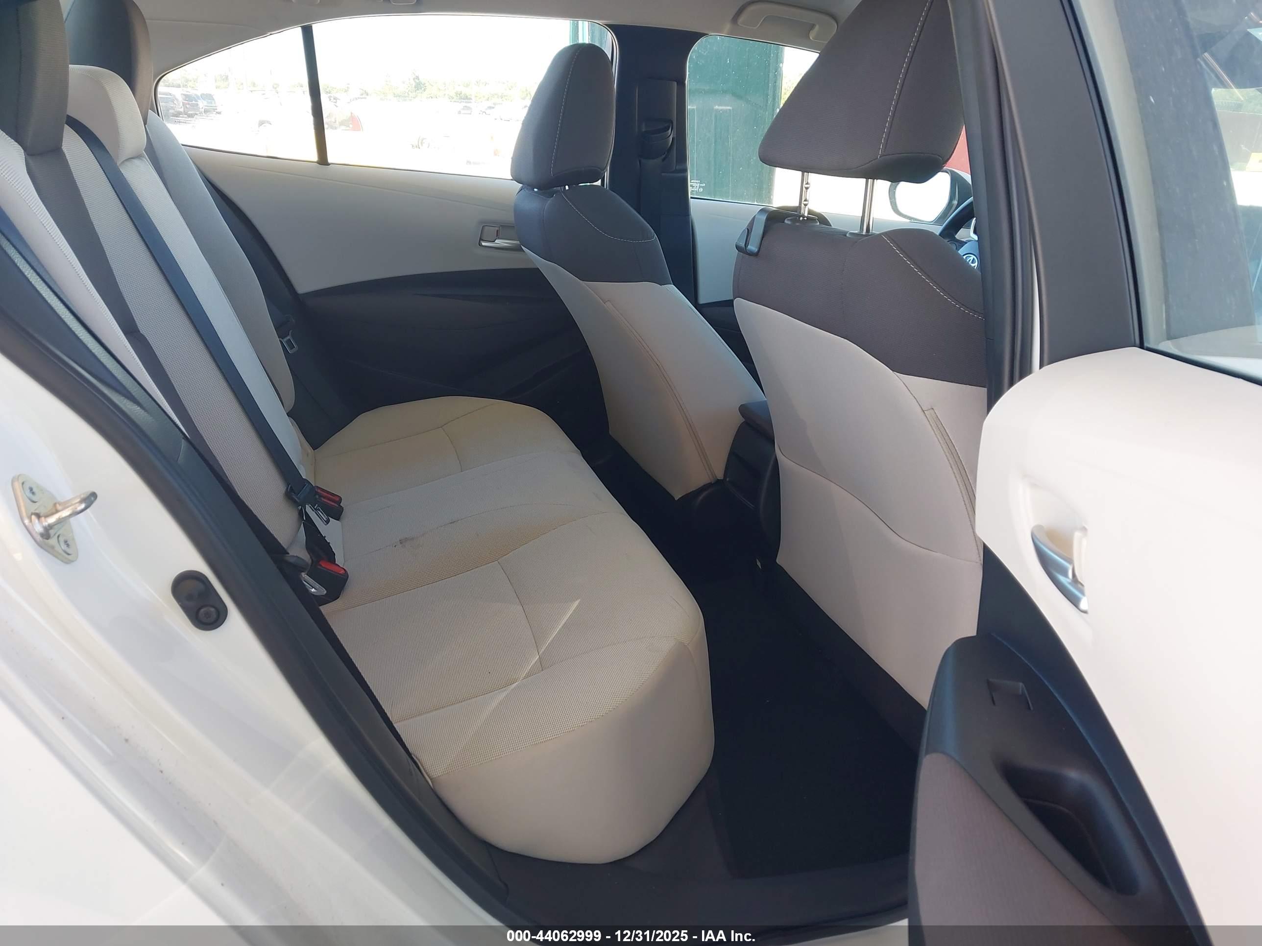 TOYOTA COROLLA image 8