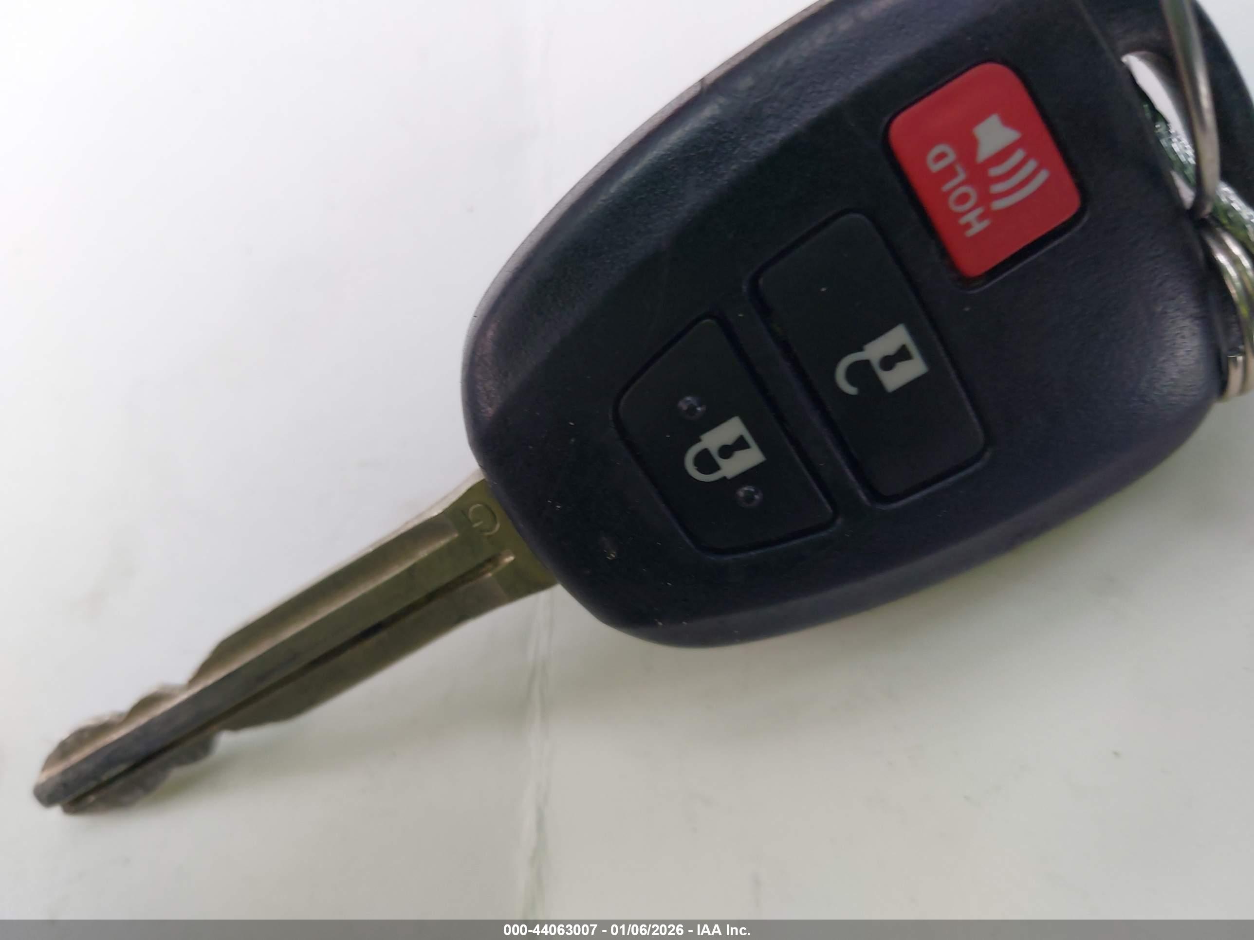TOYOTA PRIUS image 11