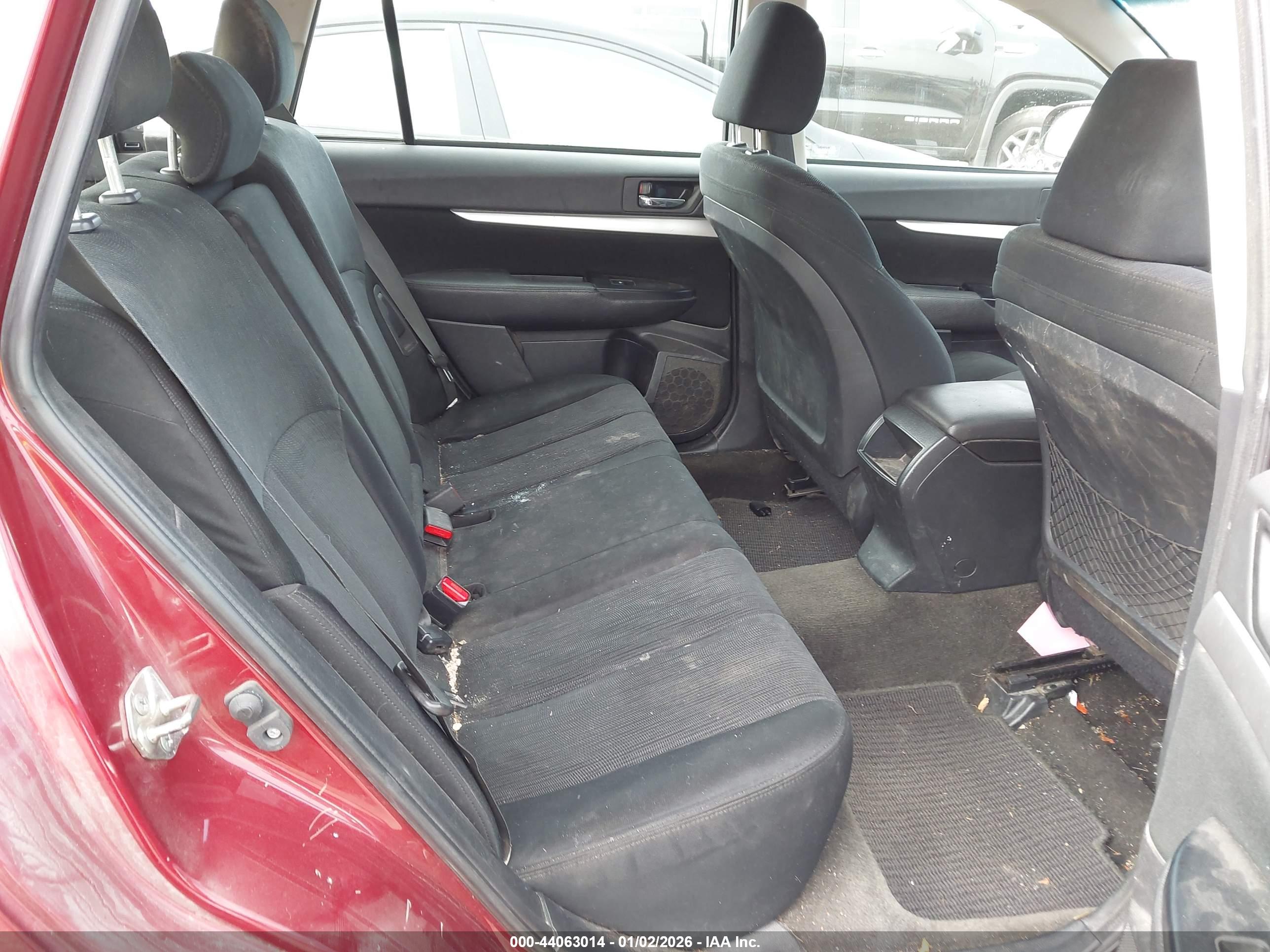 SUBARU OUTBACK image 8