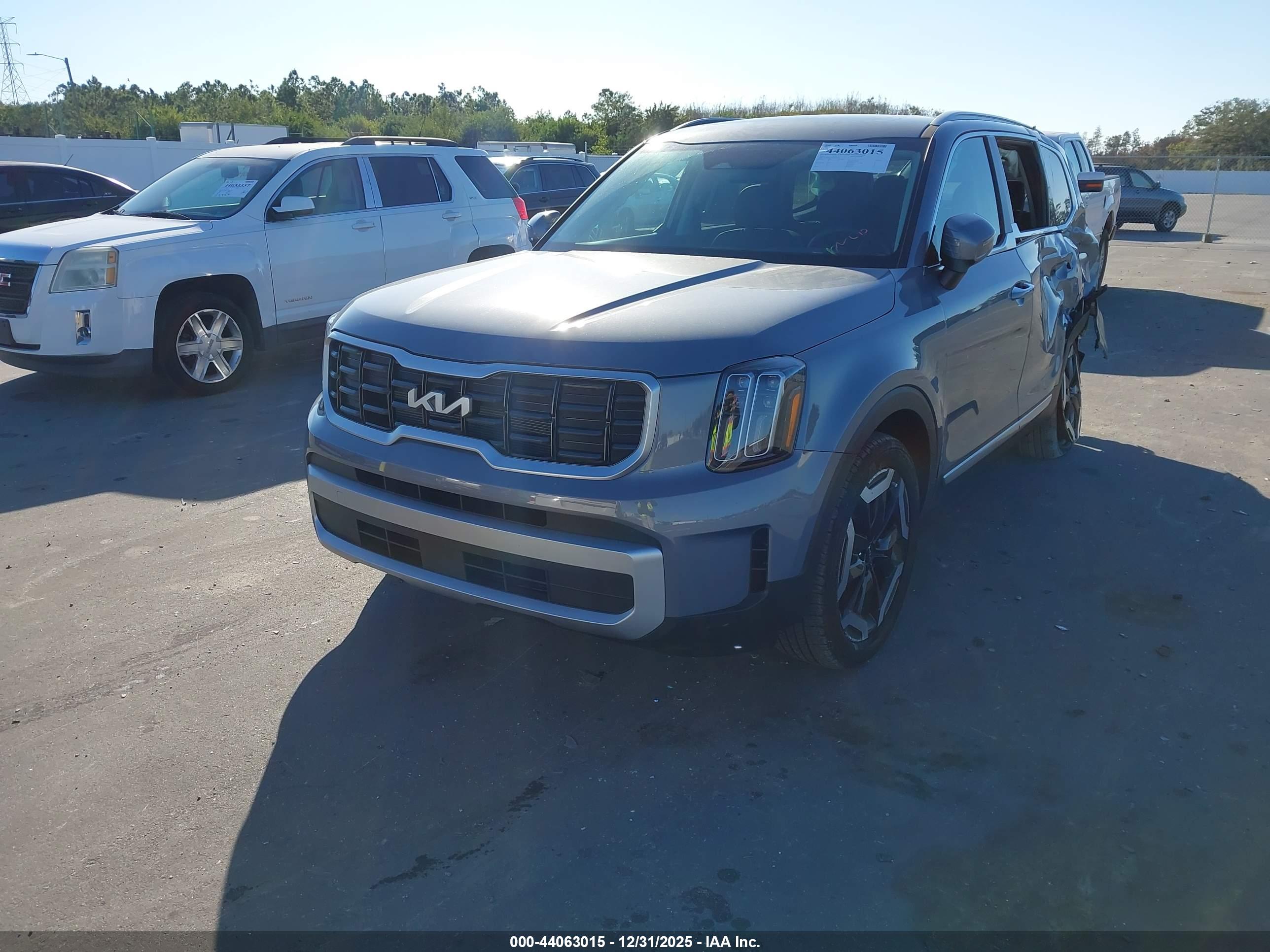 KIA TELLURIDE image 2
