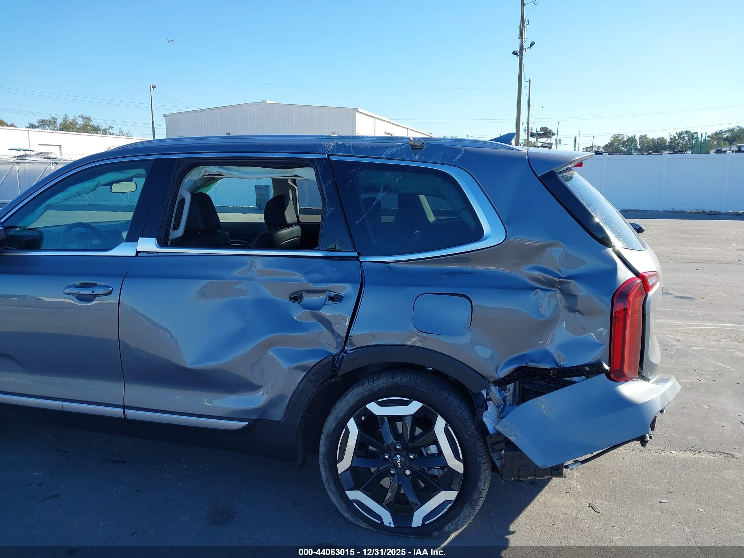 KIA TELLURIDE image 6