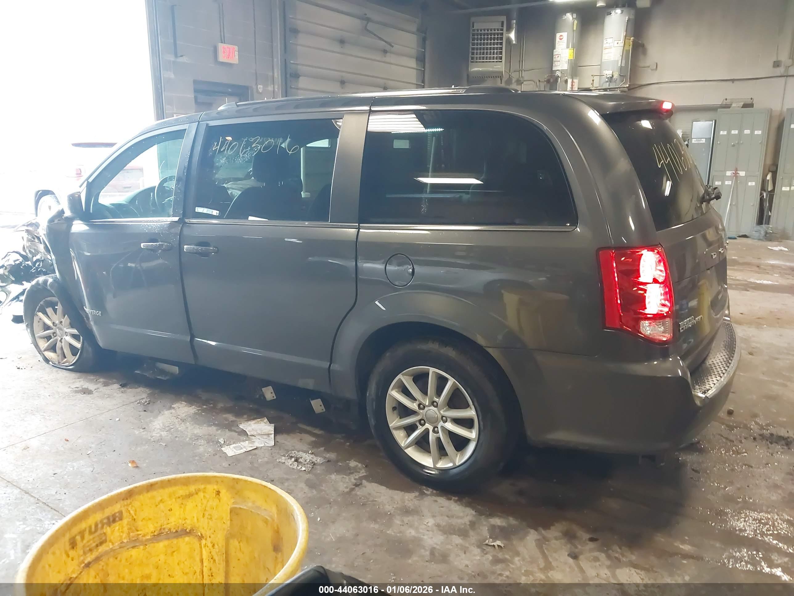 DODGE GRAND image 3