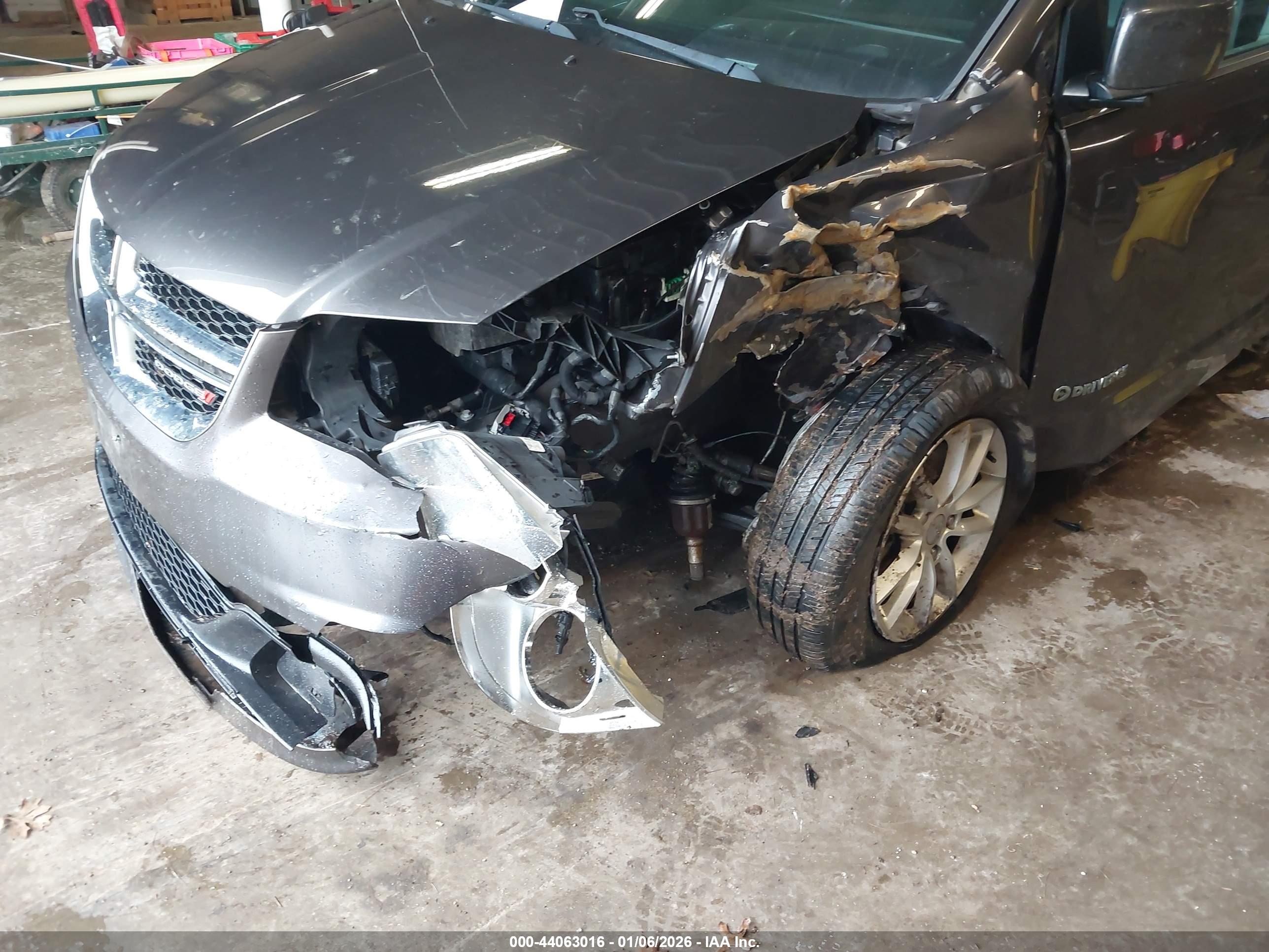 DODGE GRAND image 6