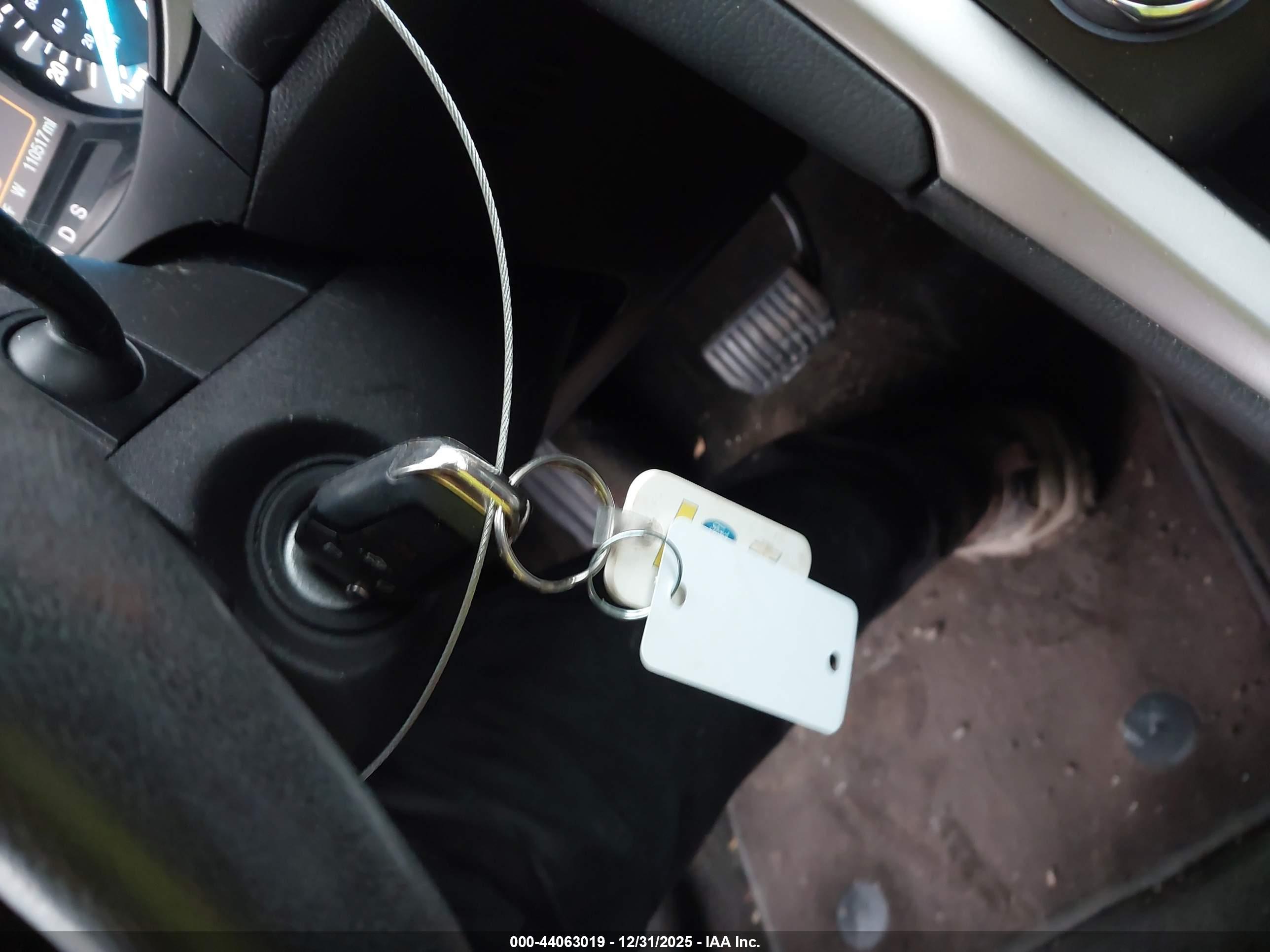 FORD FUSION image 11
