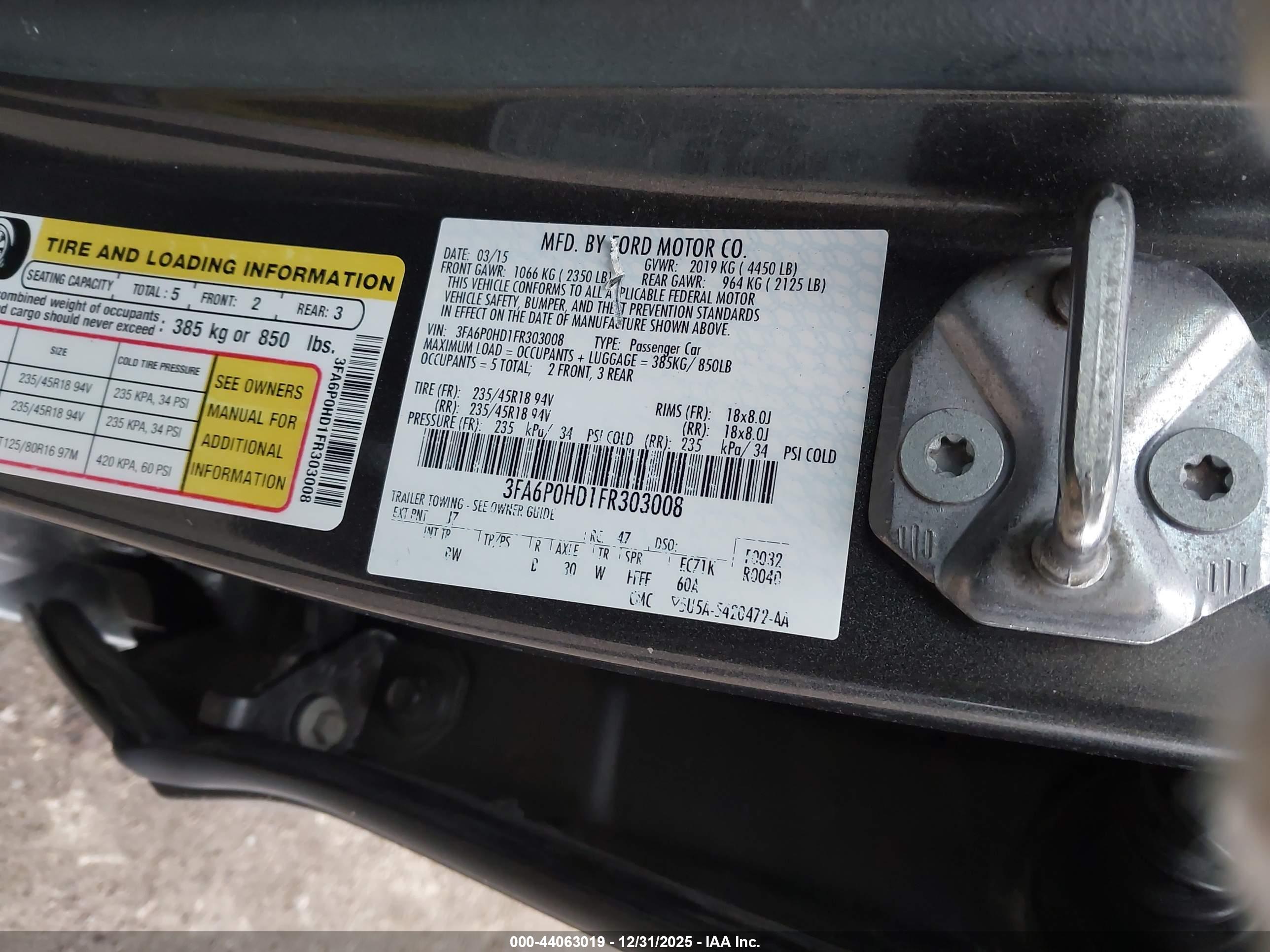 FORD FUSION image 9