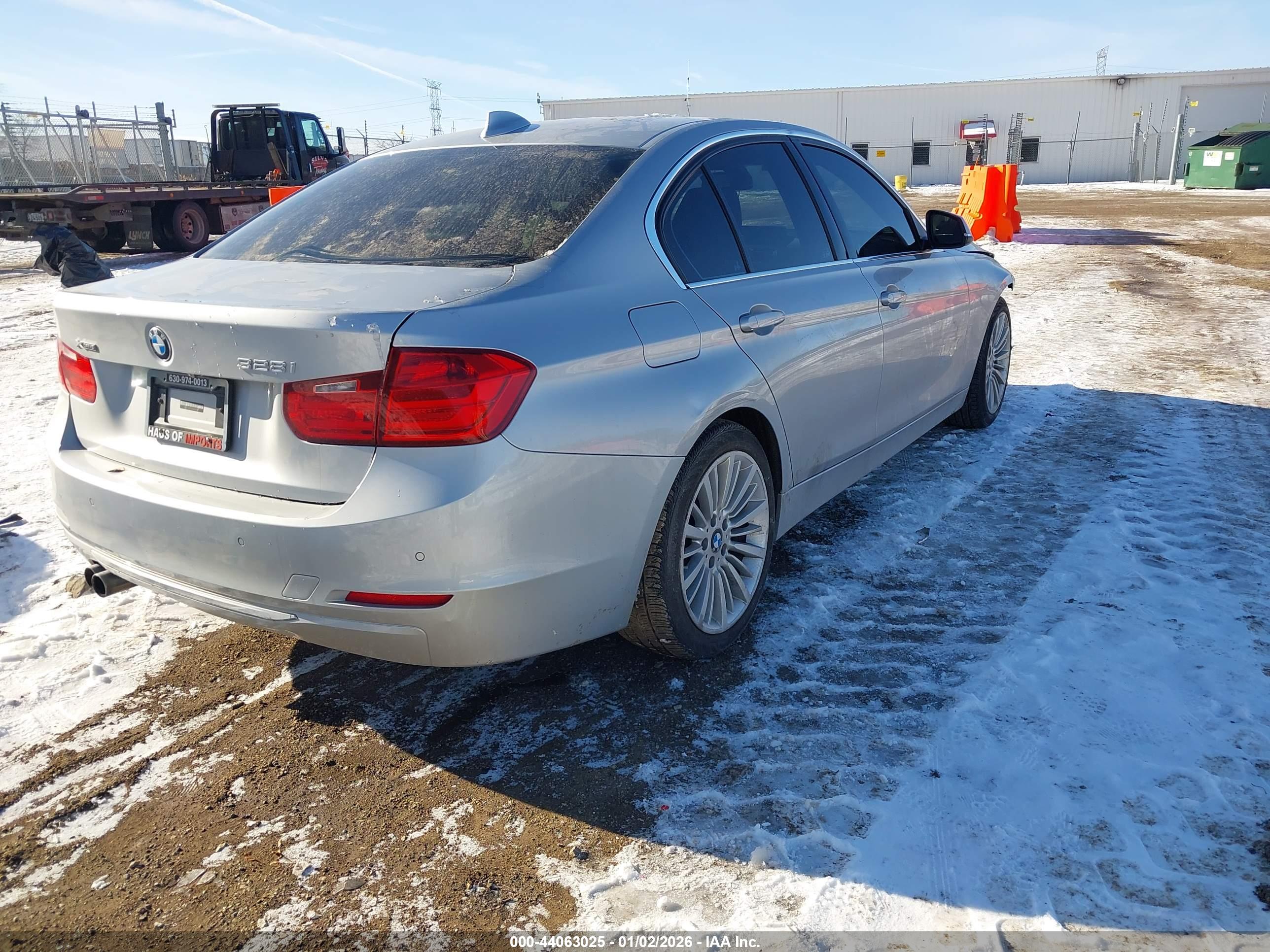 BMW 328I image 4