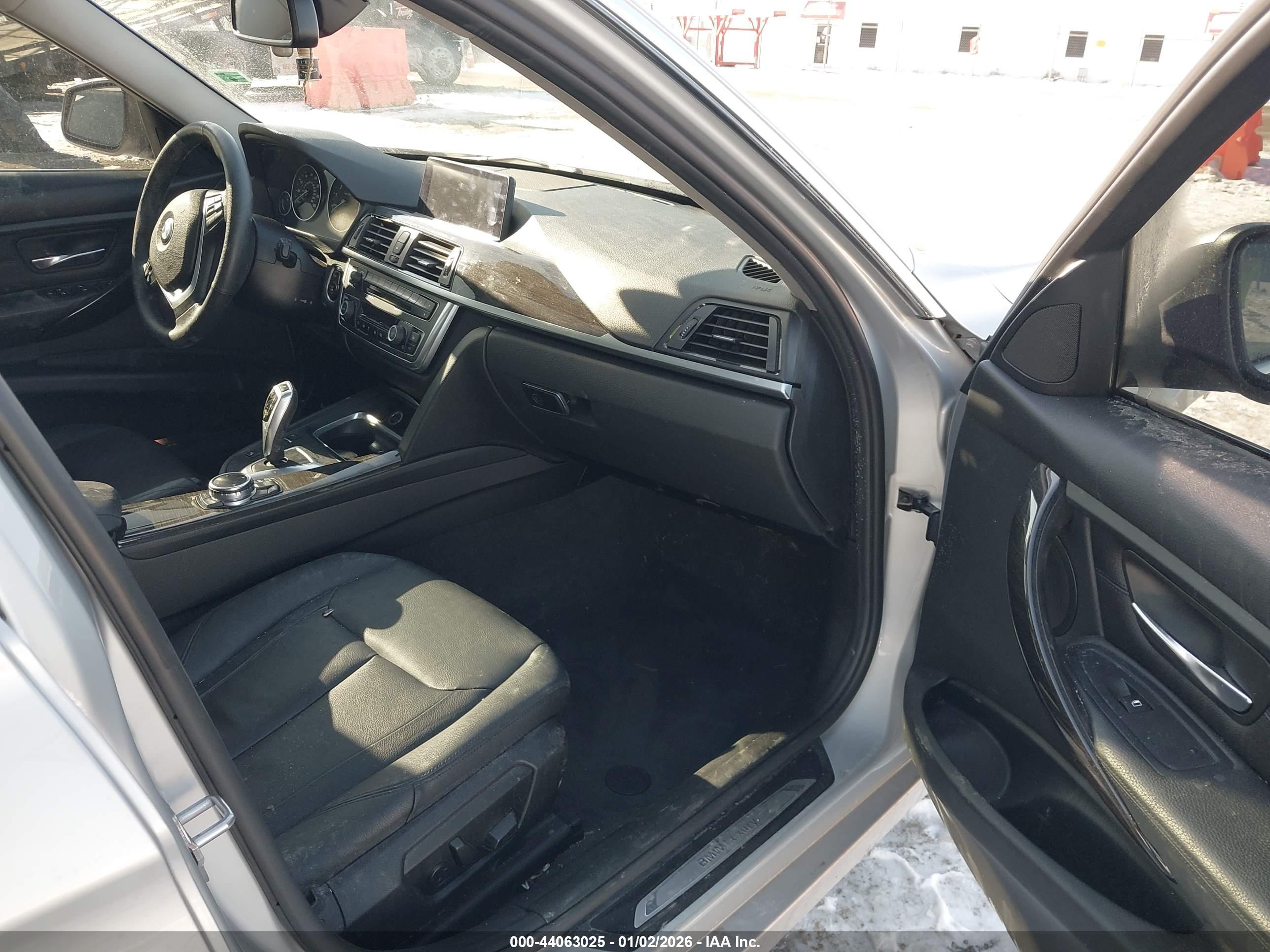 BMW 328I image 5