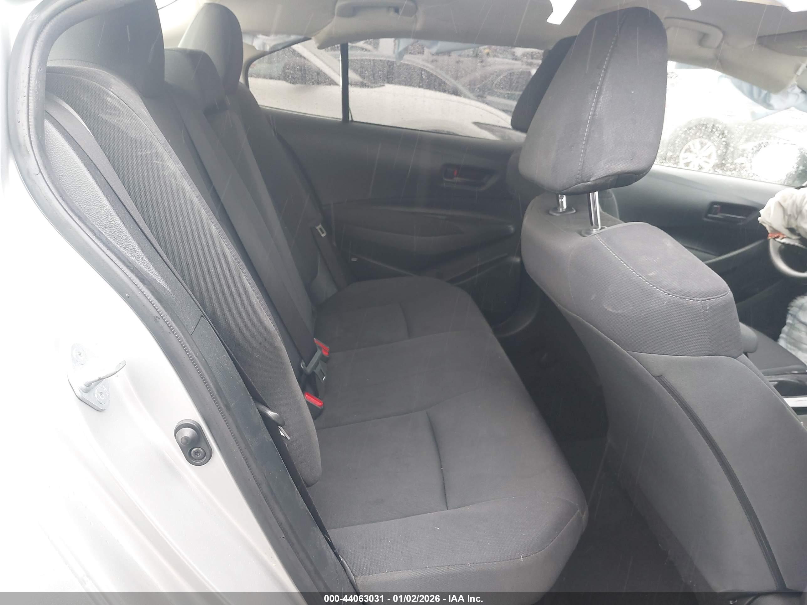 TOYOTA COROLLA image 8