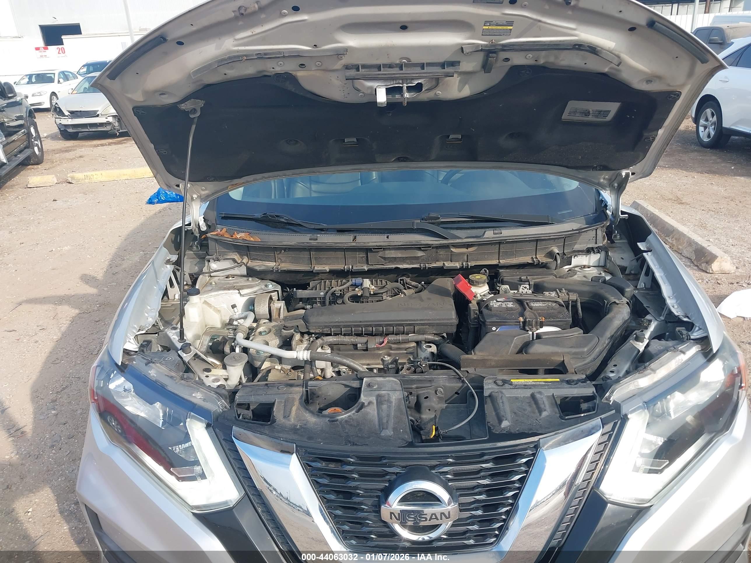 NISSAN ROGUE image 10
