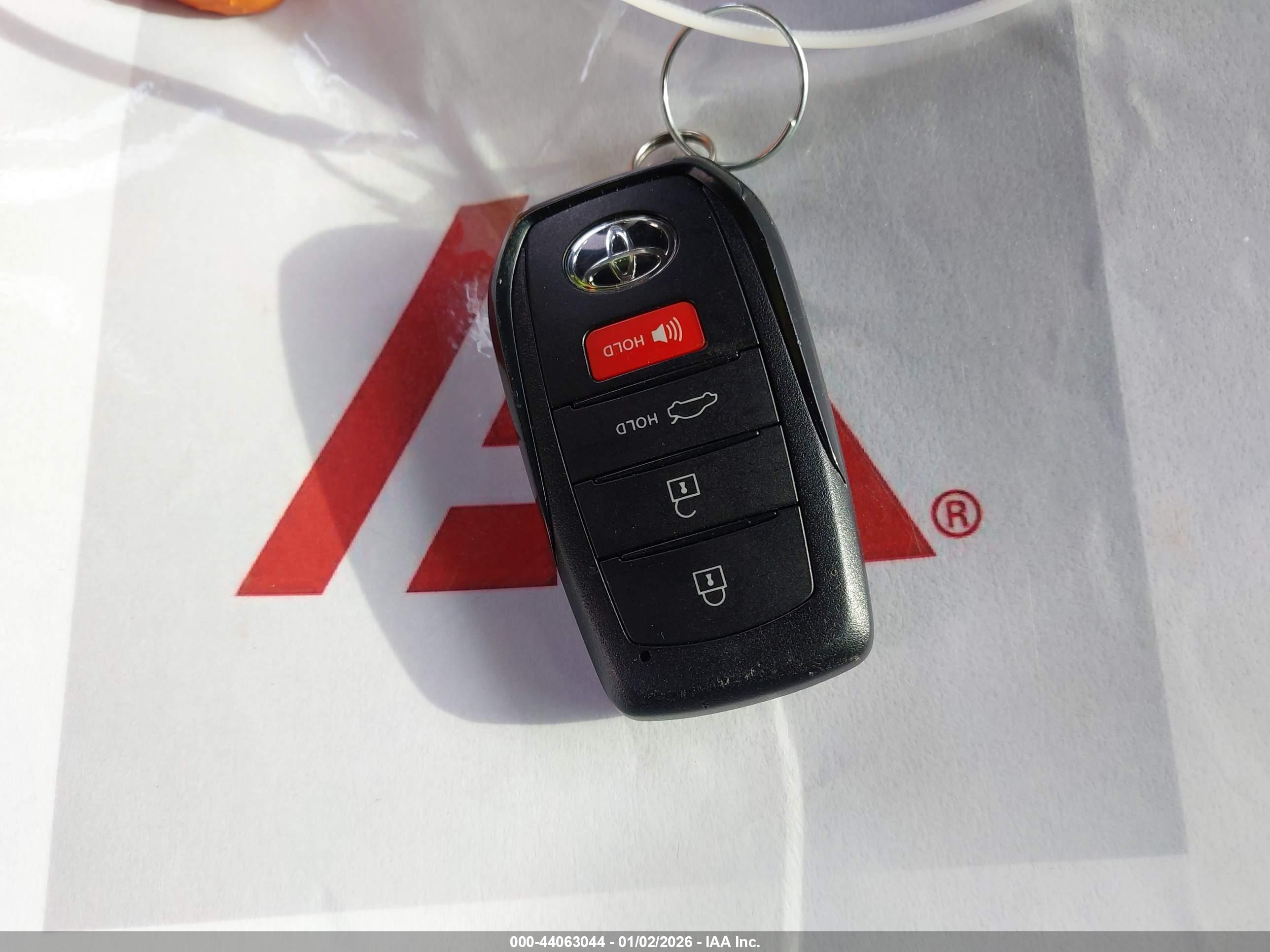 TOYOTA COROLLA image 11