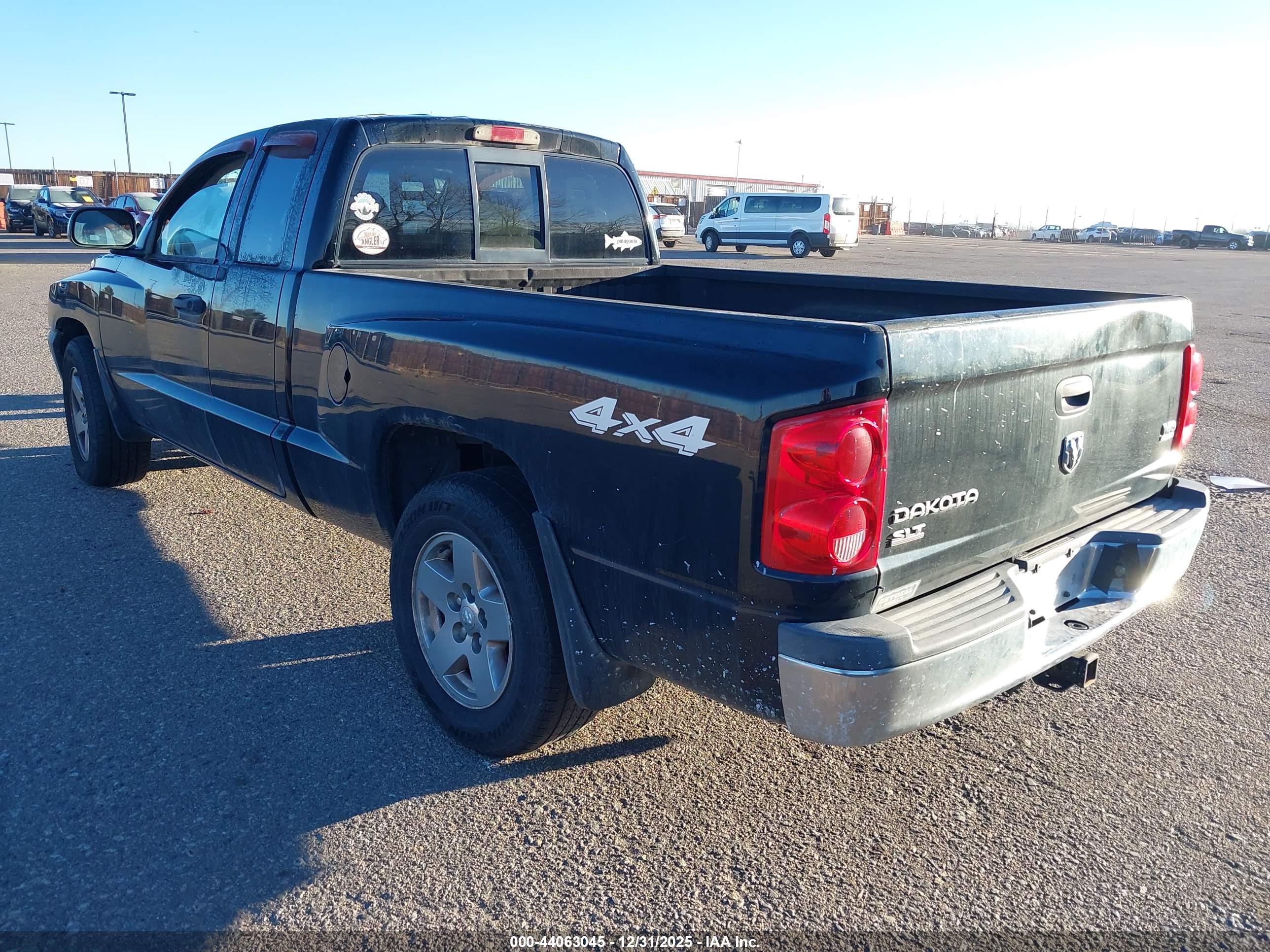 DODGE DAKOTA image 3