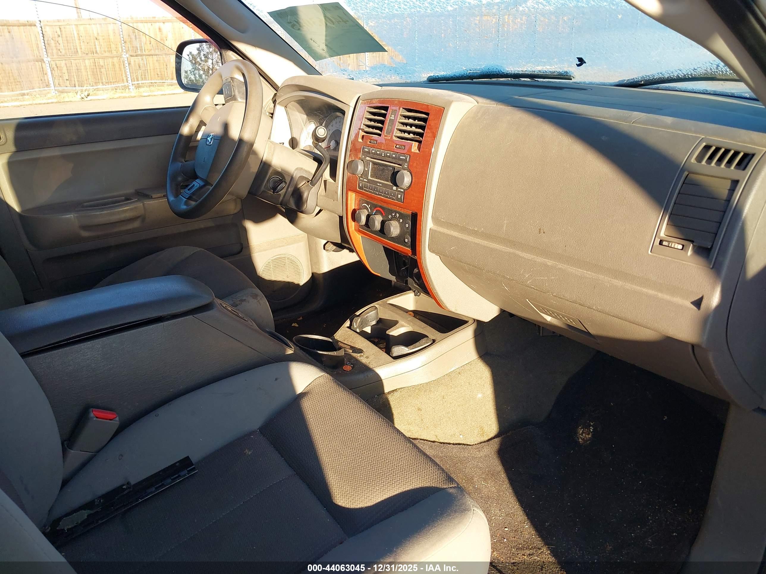 DODGE DAKOTA image 5