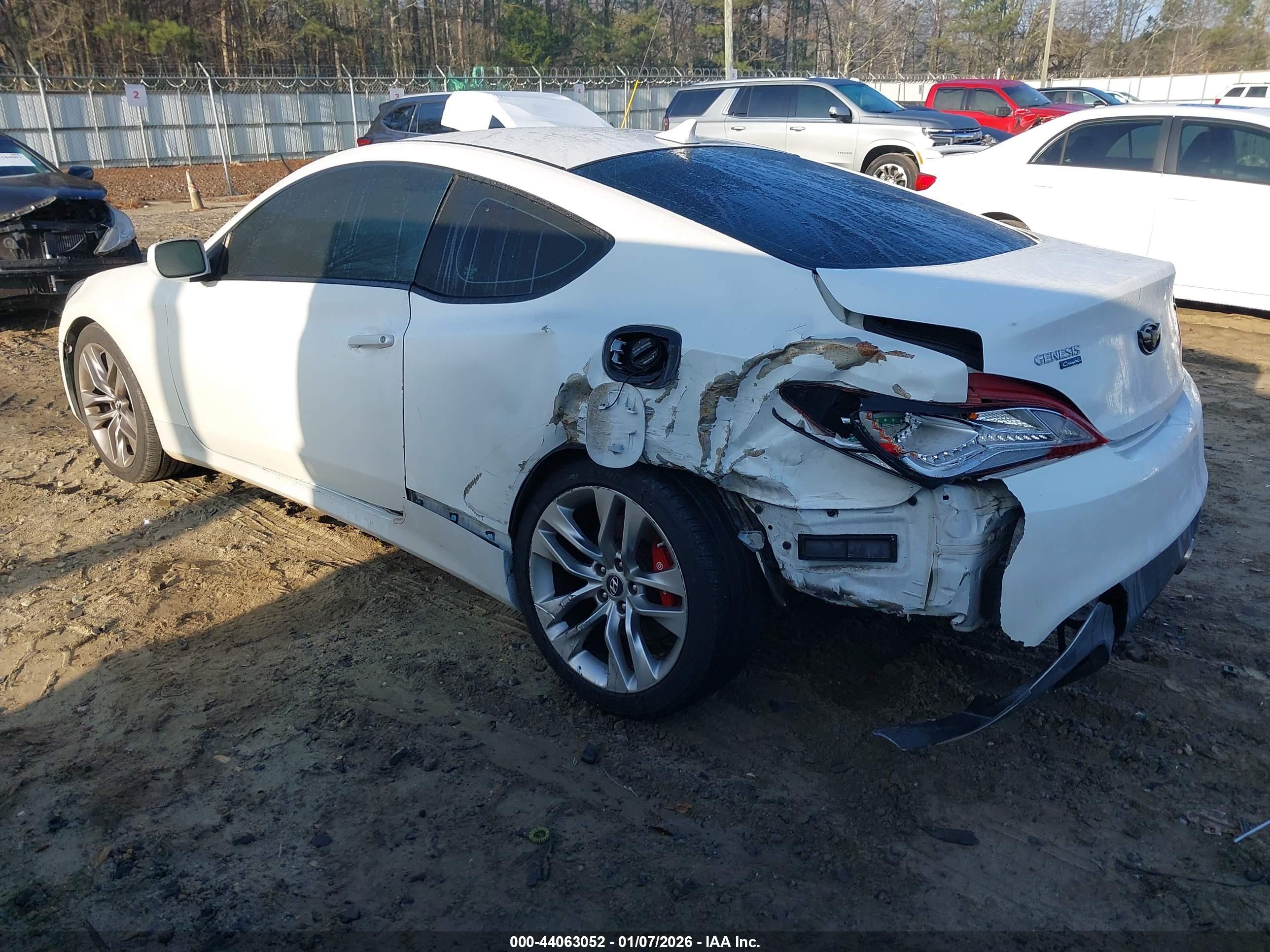 HYUNDAI GENESIS image 3
