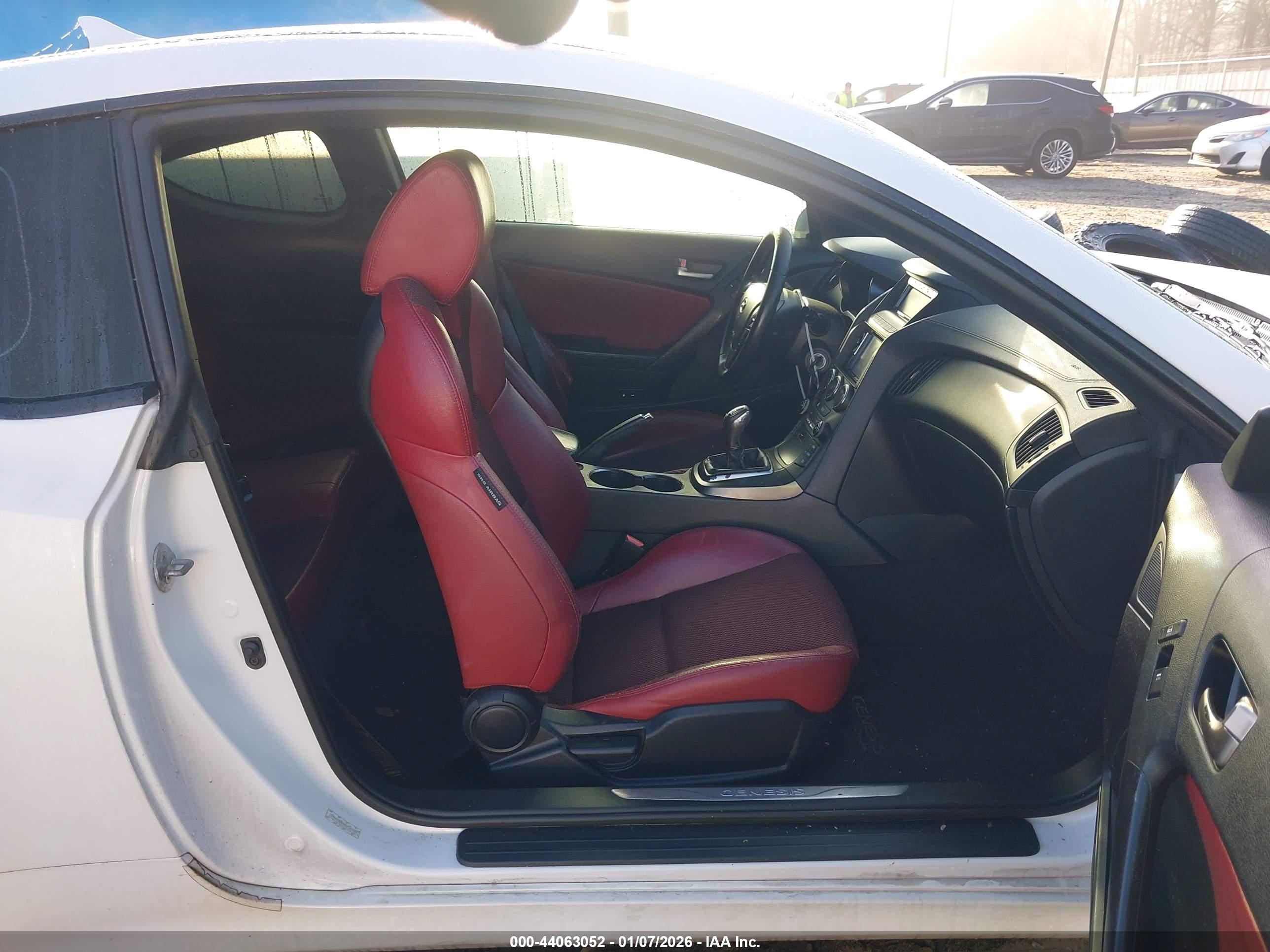 HYUNDAI GENESIS image 5