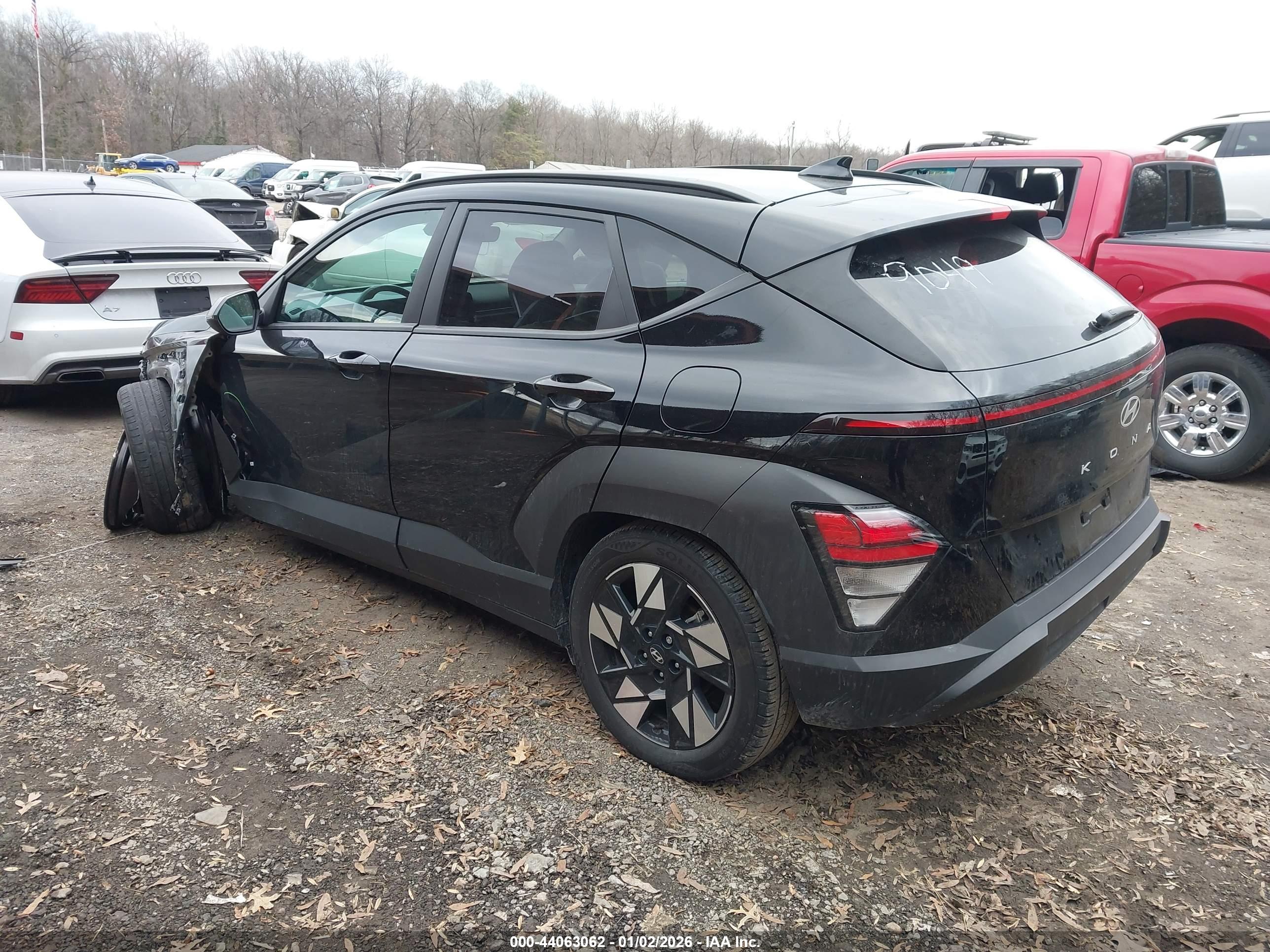 HYUNDAI KONA image 3