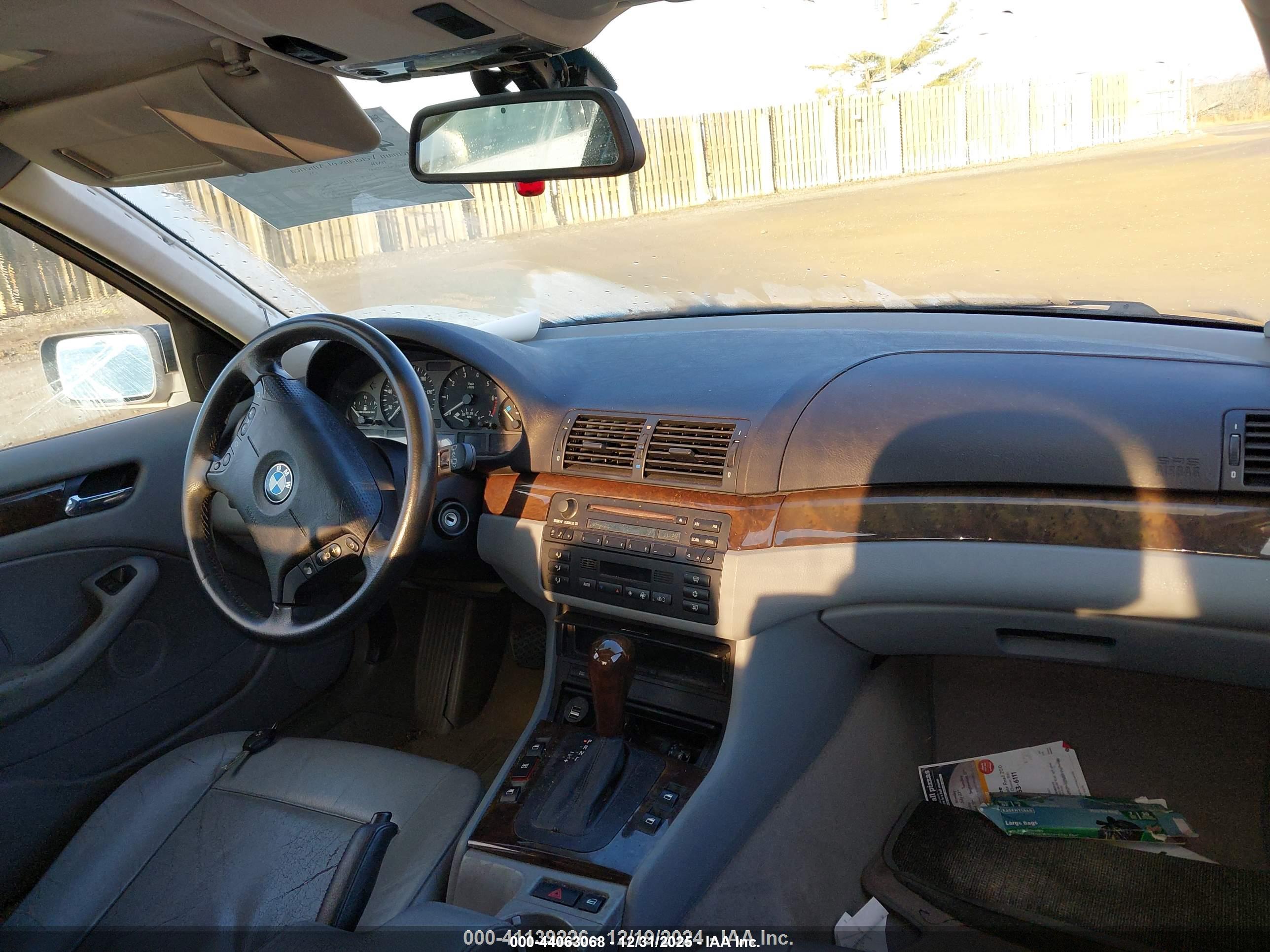 BMW 325I image 5