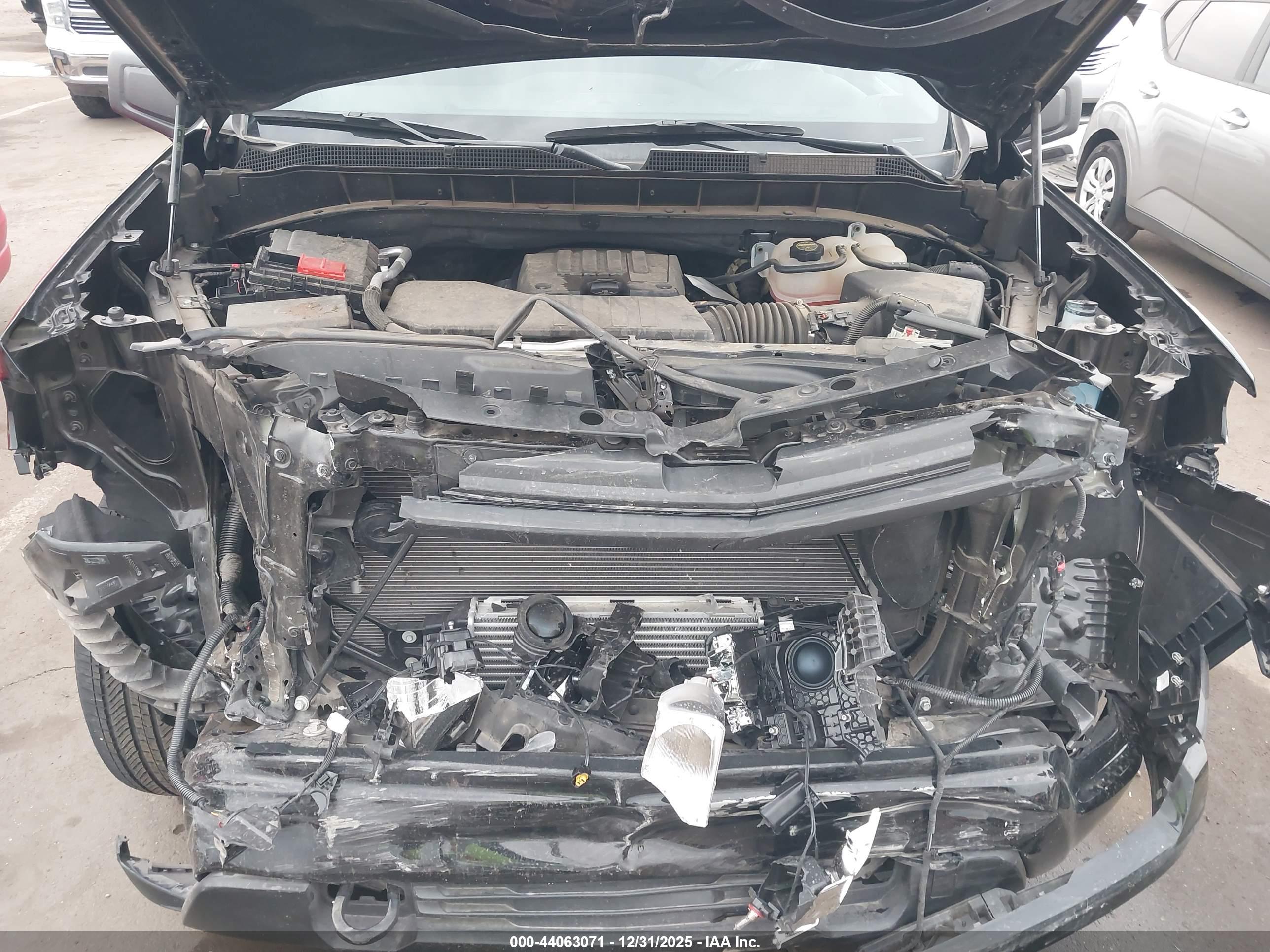 CHEVROLET SILVERADO image 10