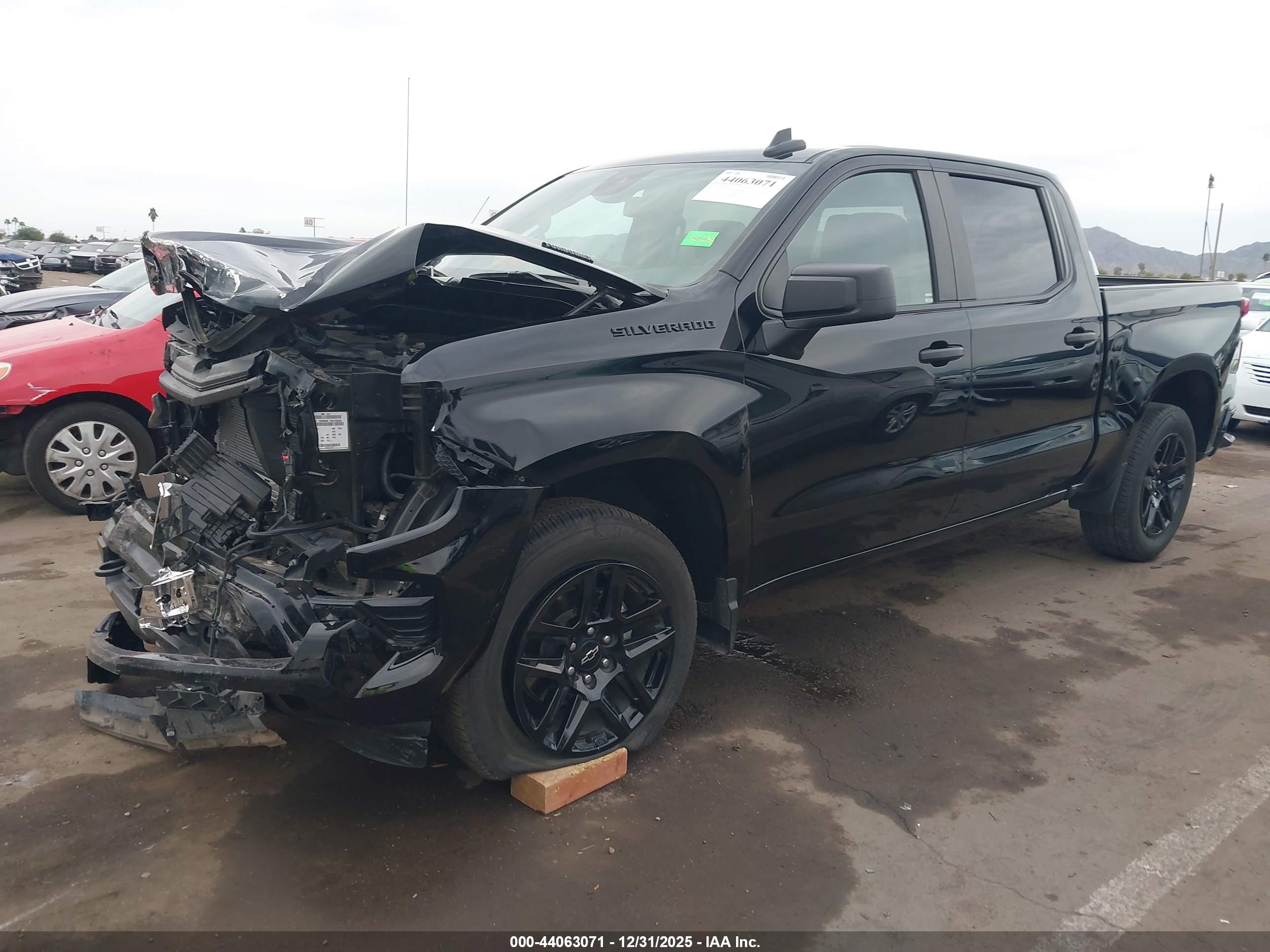 CHEVROLET SILVERADO image 2