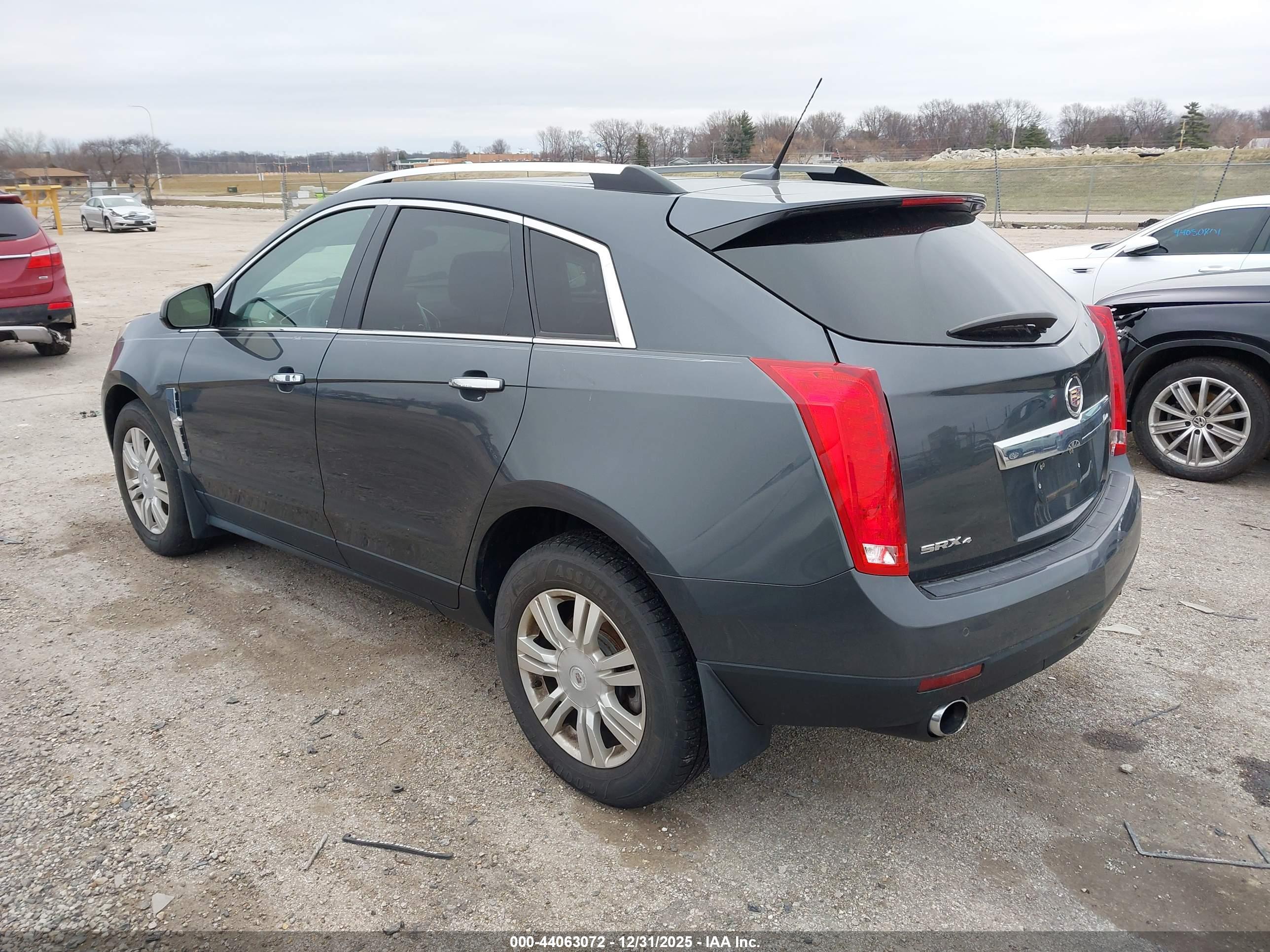 CADILLAC SRX image 3