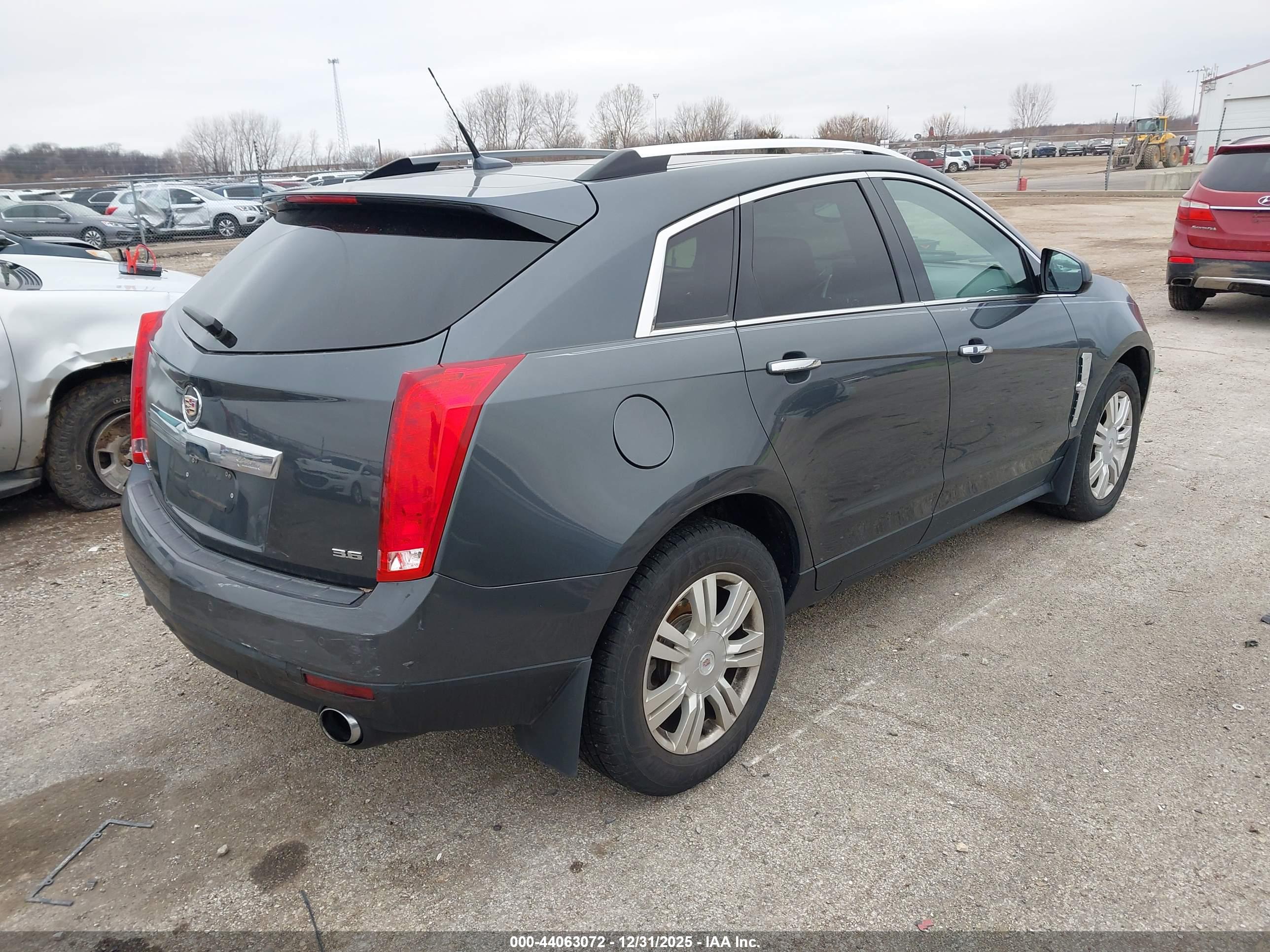 CADILLAC SRX image 4