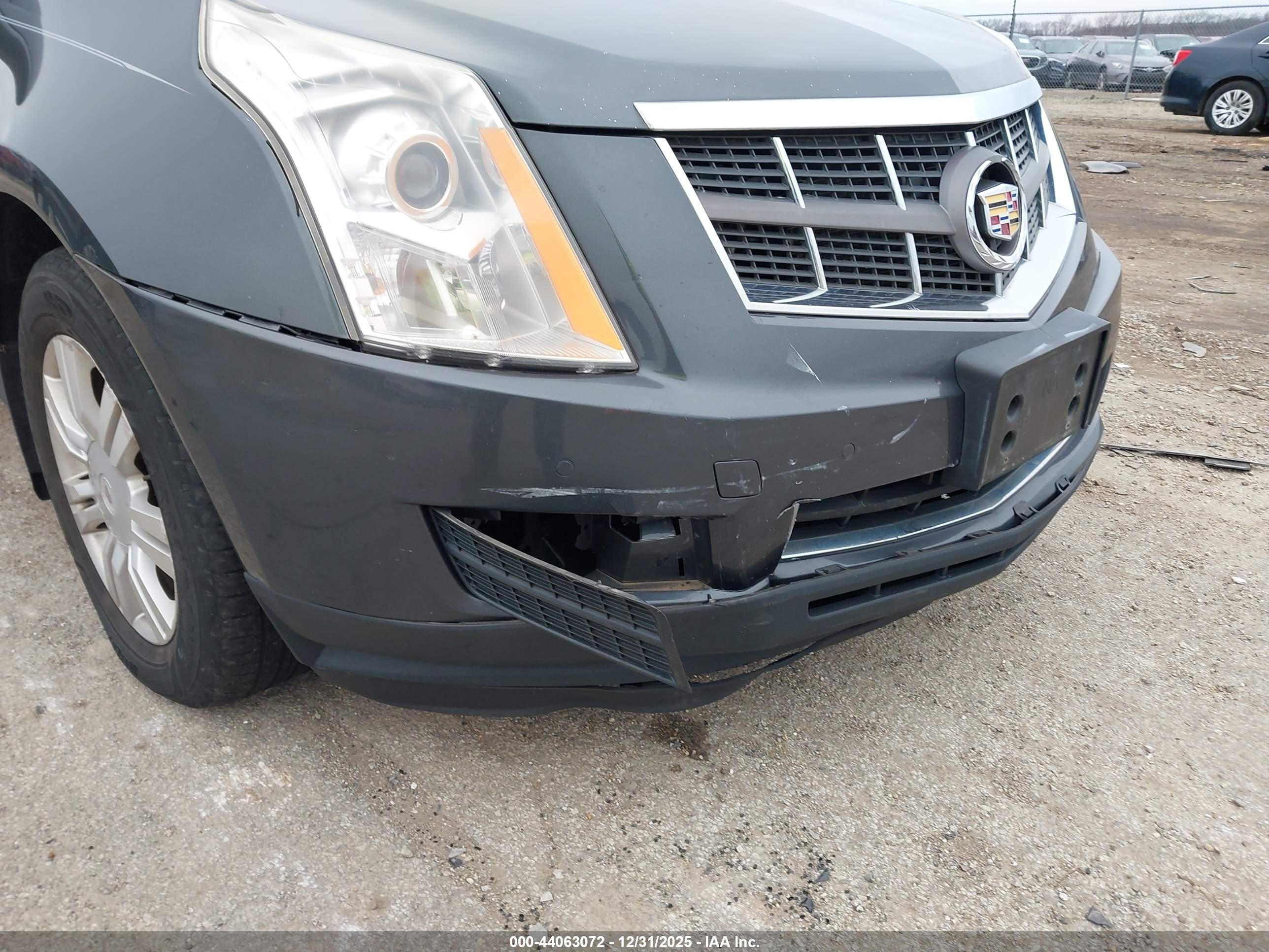 CADILLAC SRX image 6
