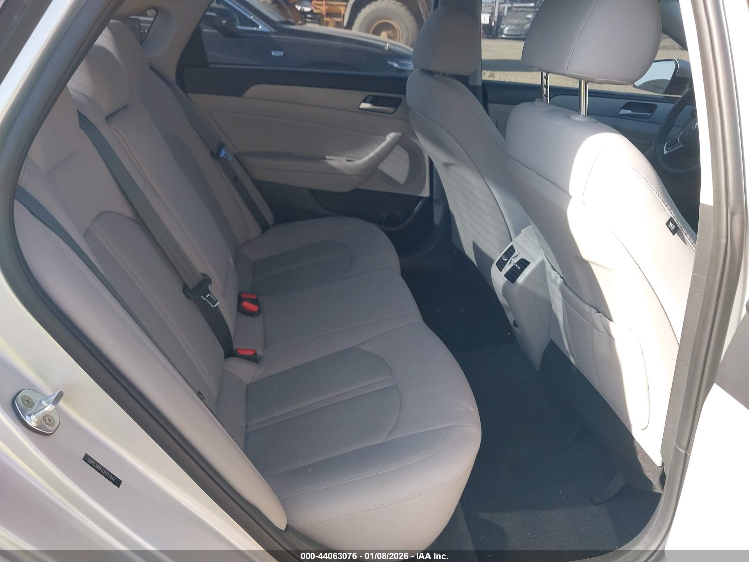 HYUNDAI SONATA image 8