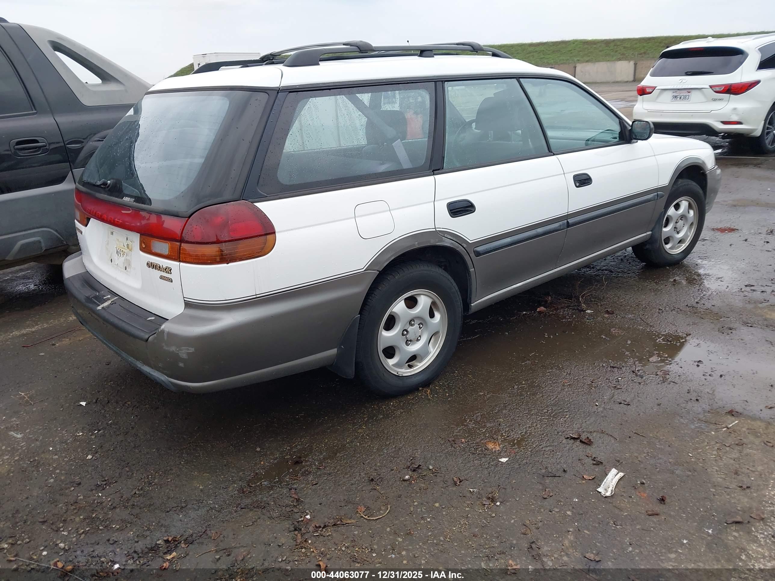 SUBARU LEGACY image 4