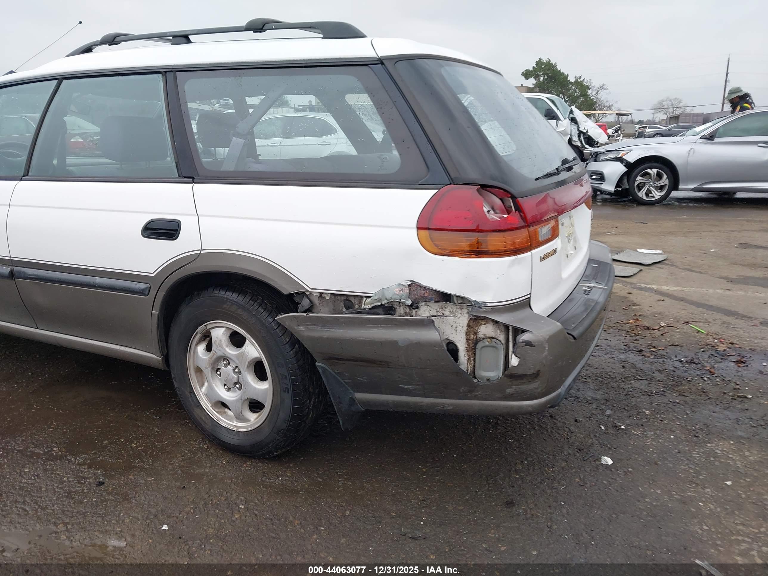 SUBARU LEGACY image 6