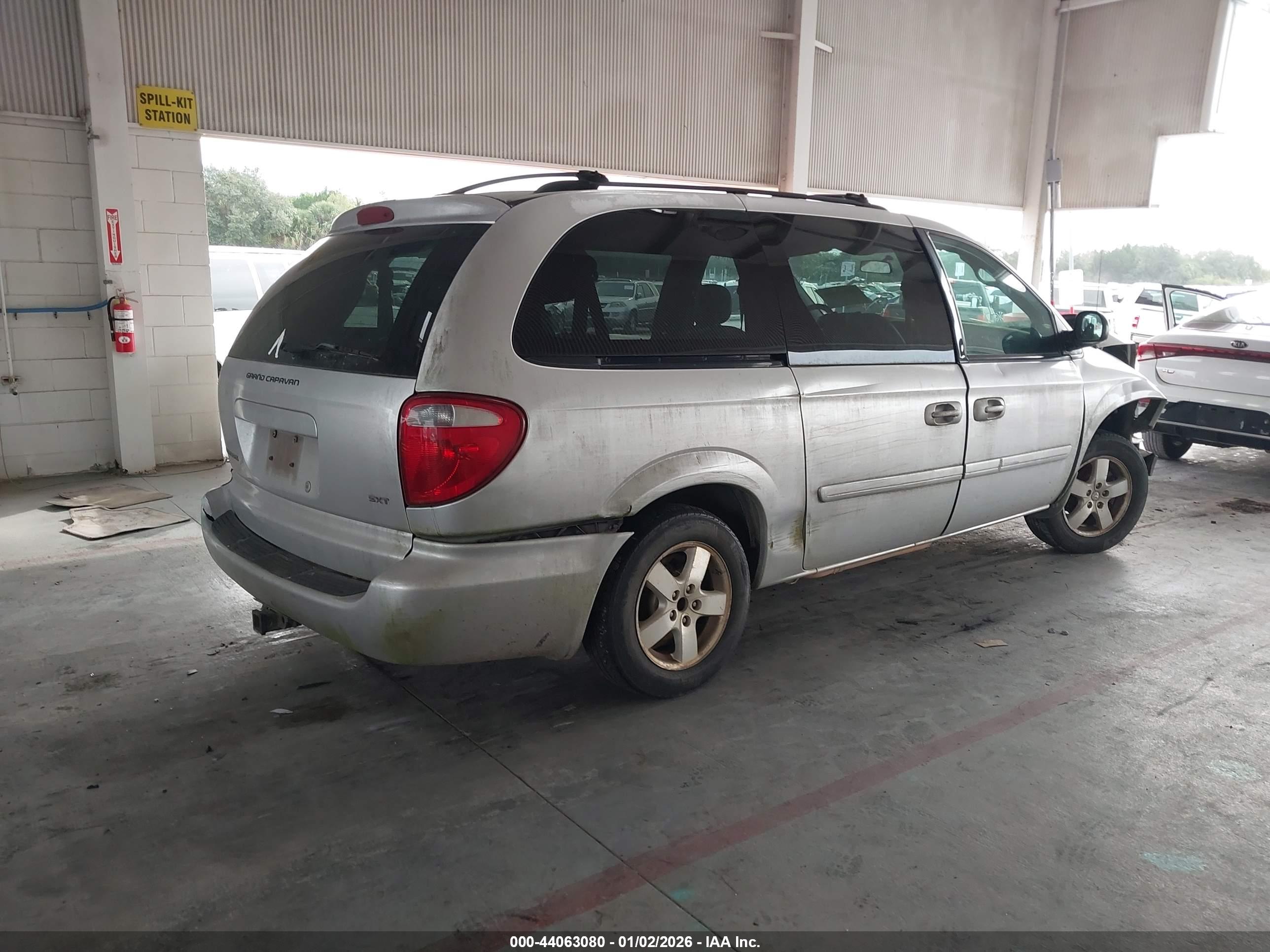 DODGE GRAND image 4