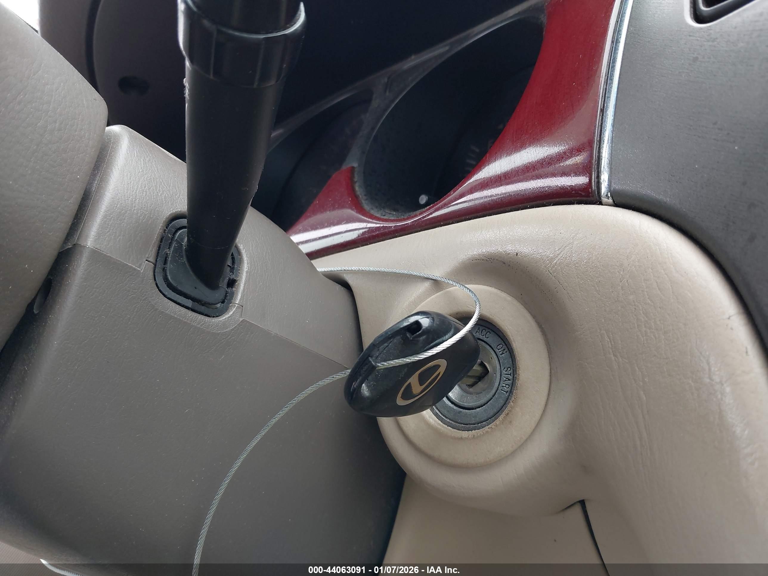 LEXUS ES image 11