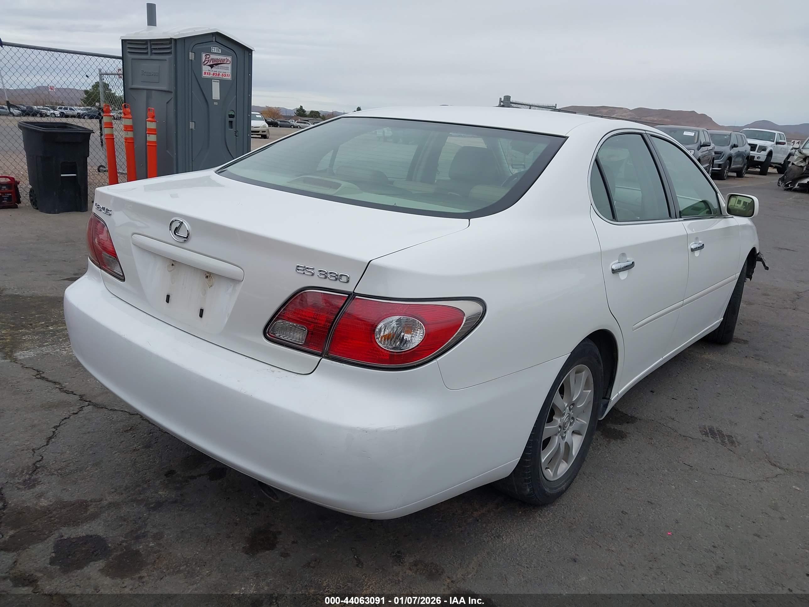 LEXUS ES image 4
