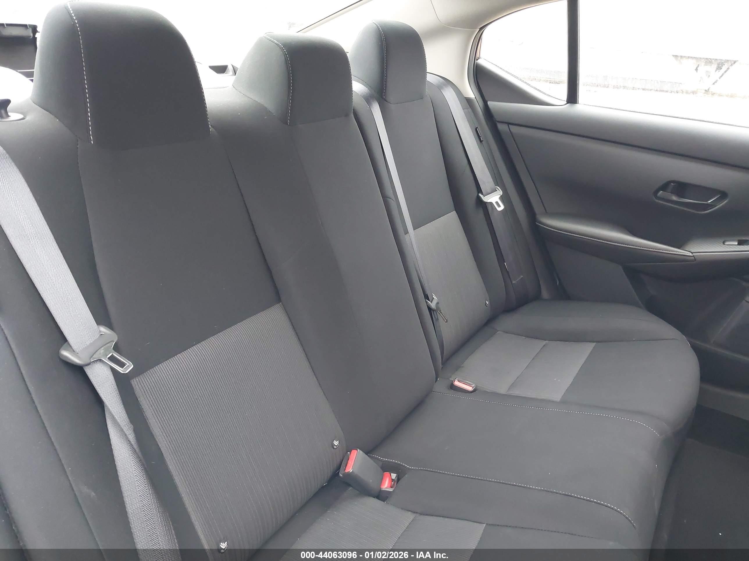 NISSAN SENTRA image 8