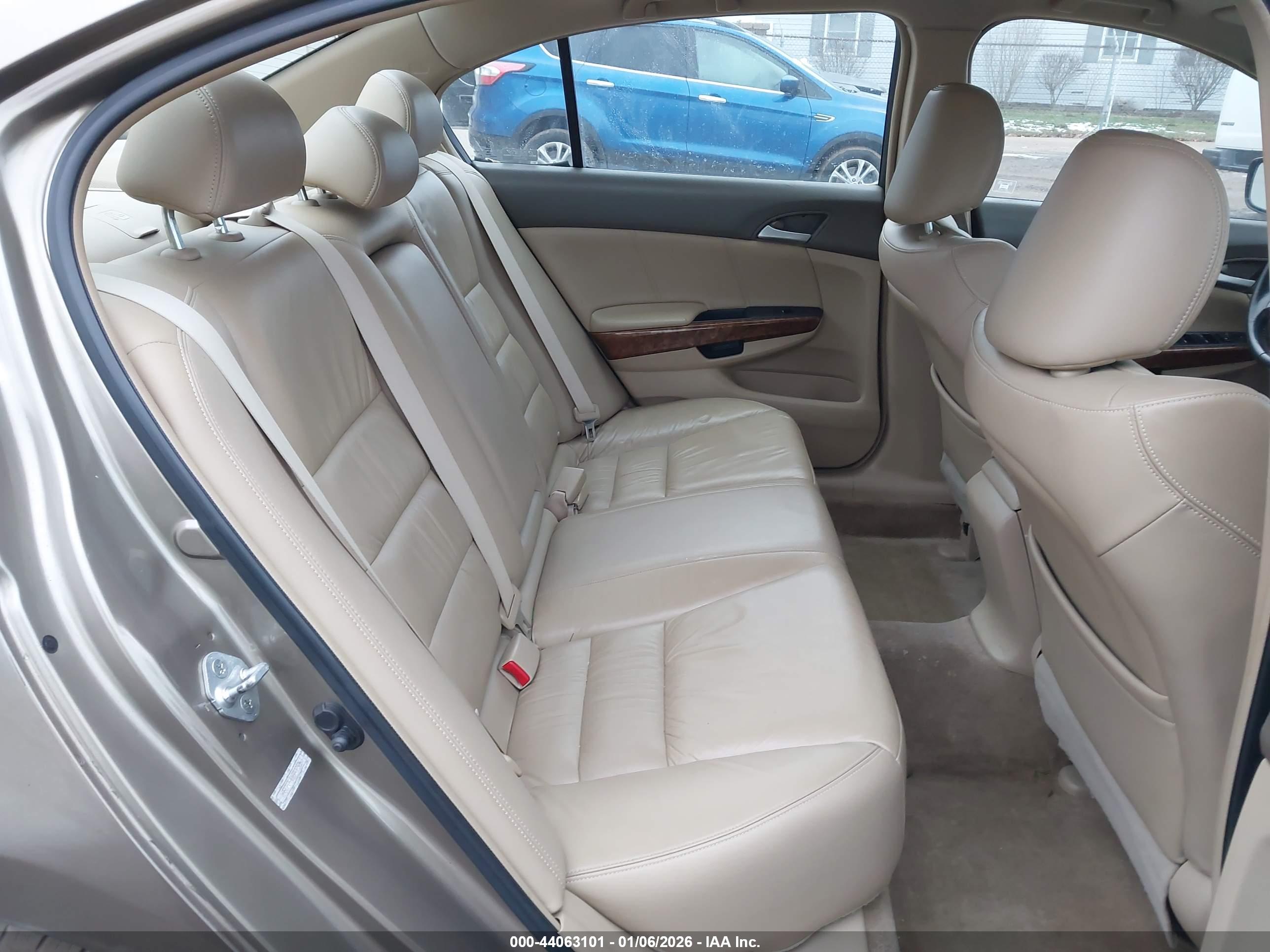 HONDA ACCORD image 8