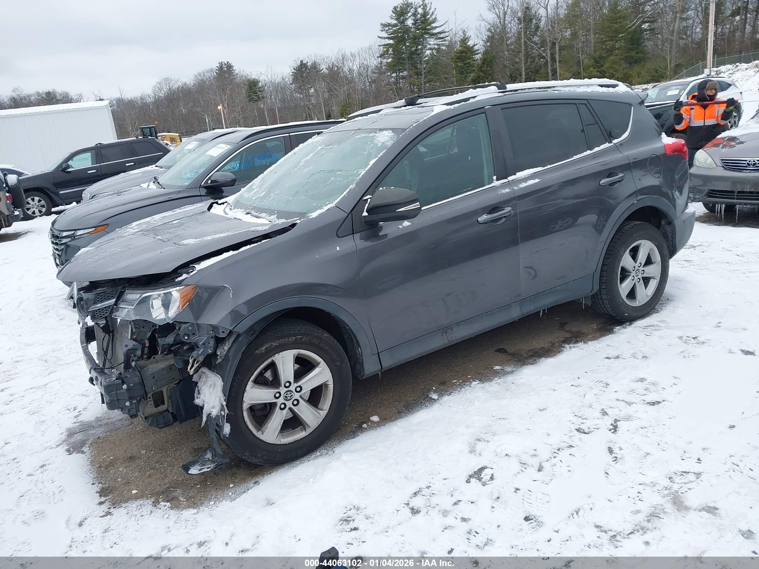 TOYOTA RAV4 image 2