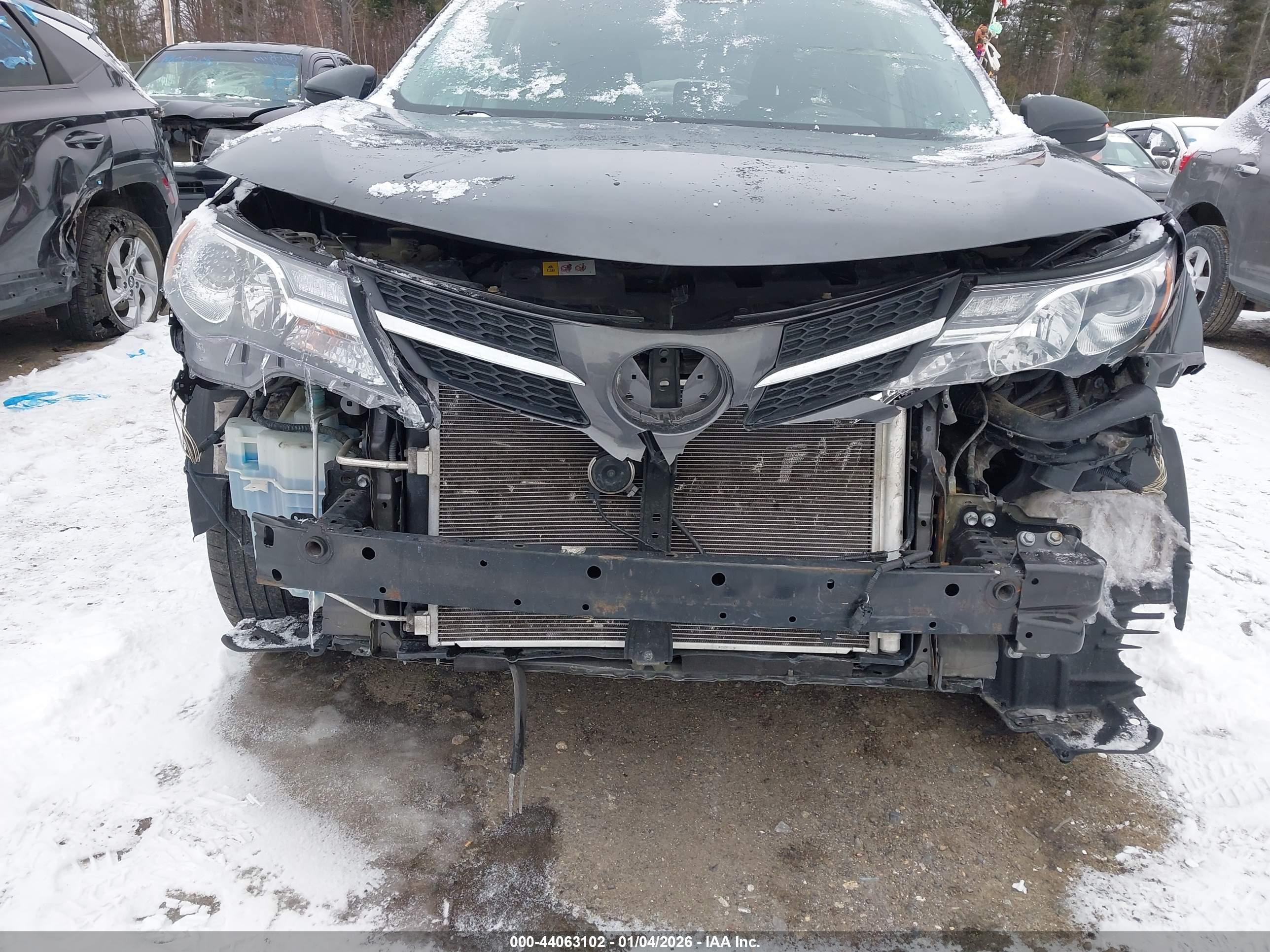 TOYOTA RAV4 image 6