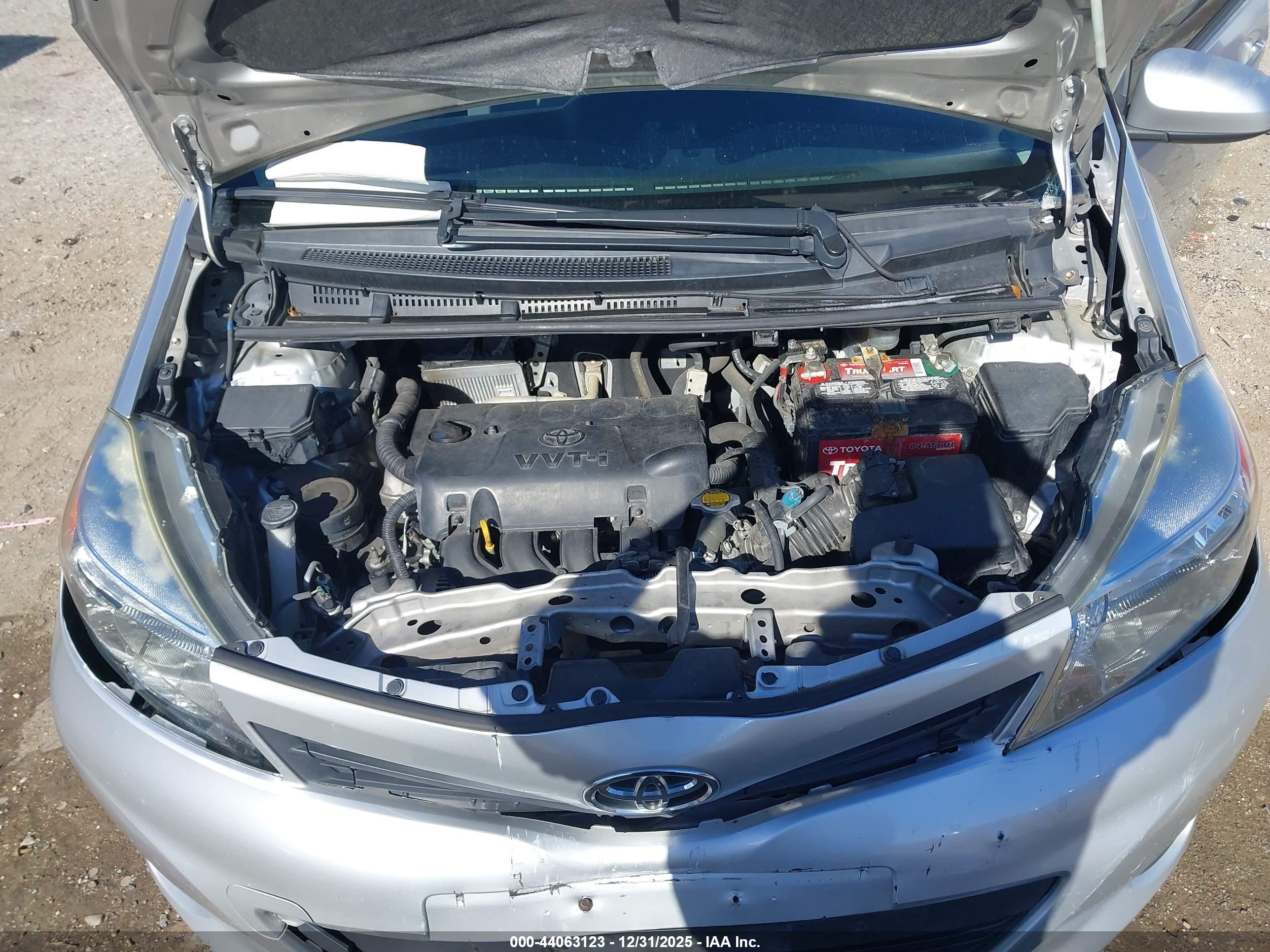 TOYOTA YARIS image 10