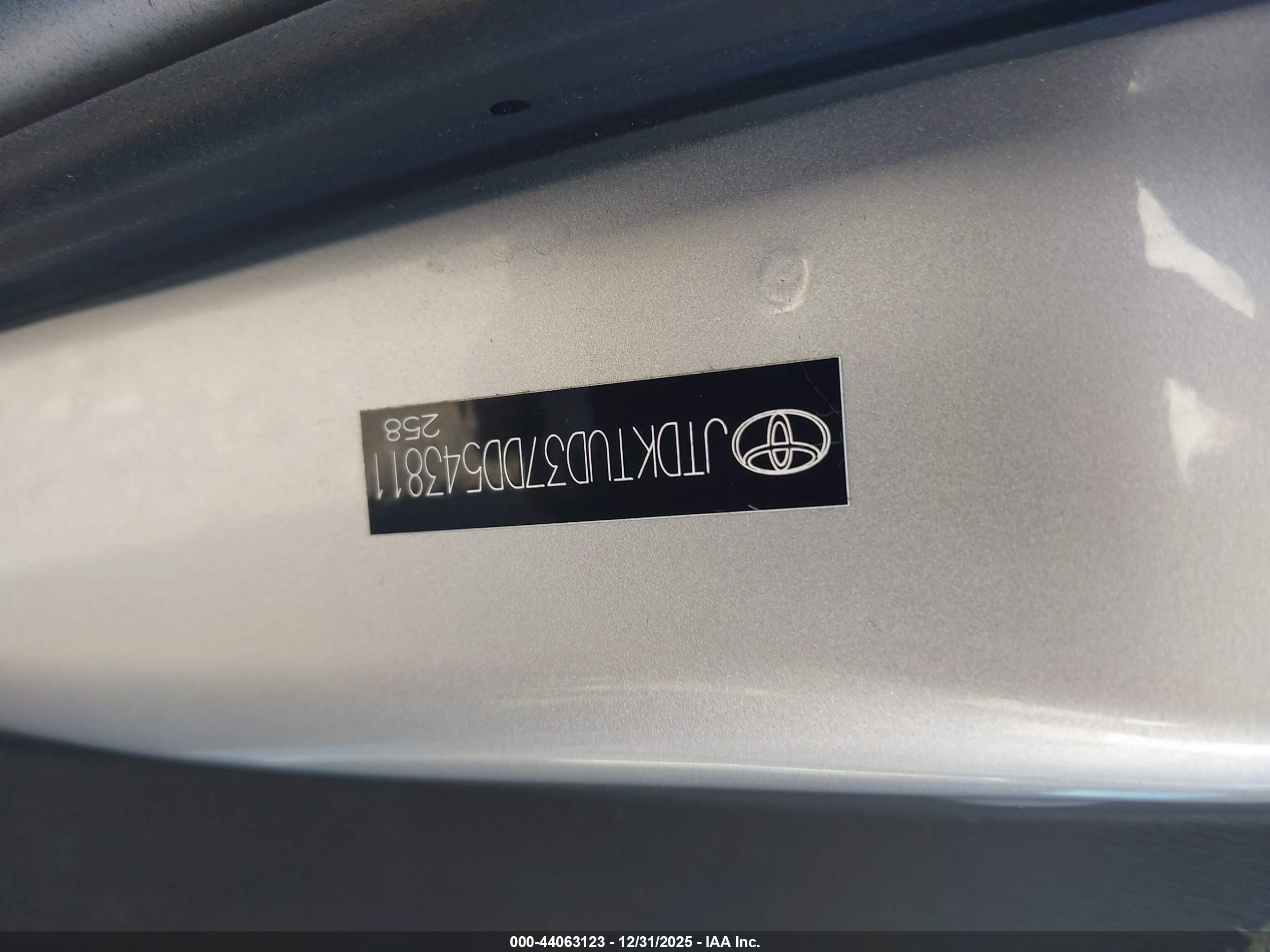 TOYOTA YARIS image 9