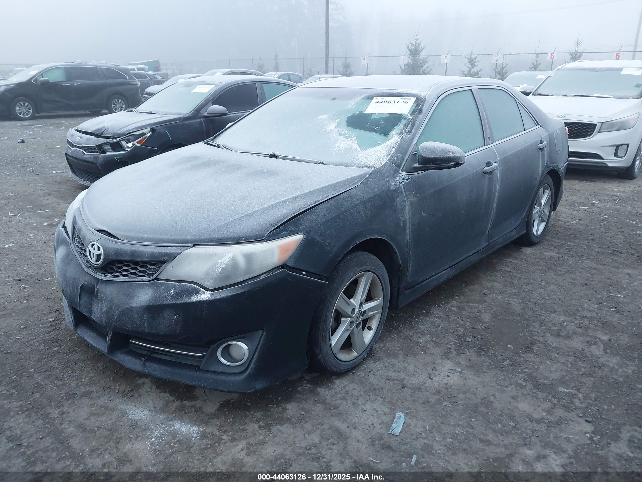 TOYOTA CAMRY image 2