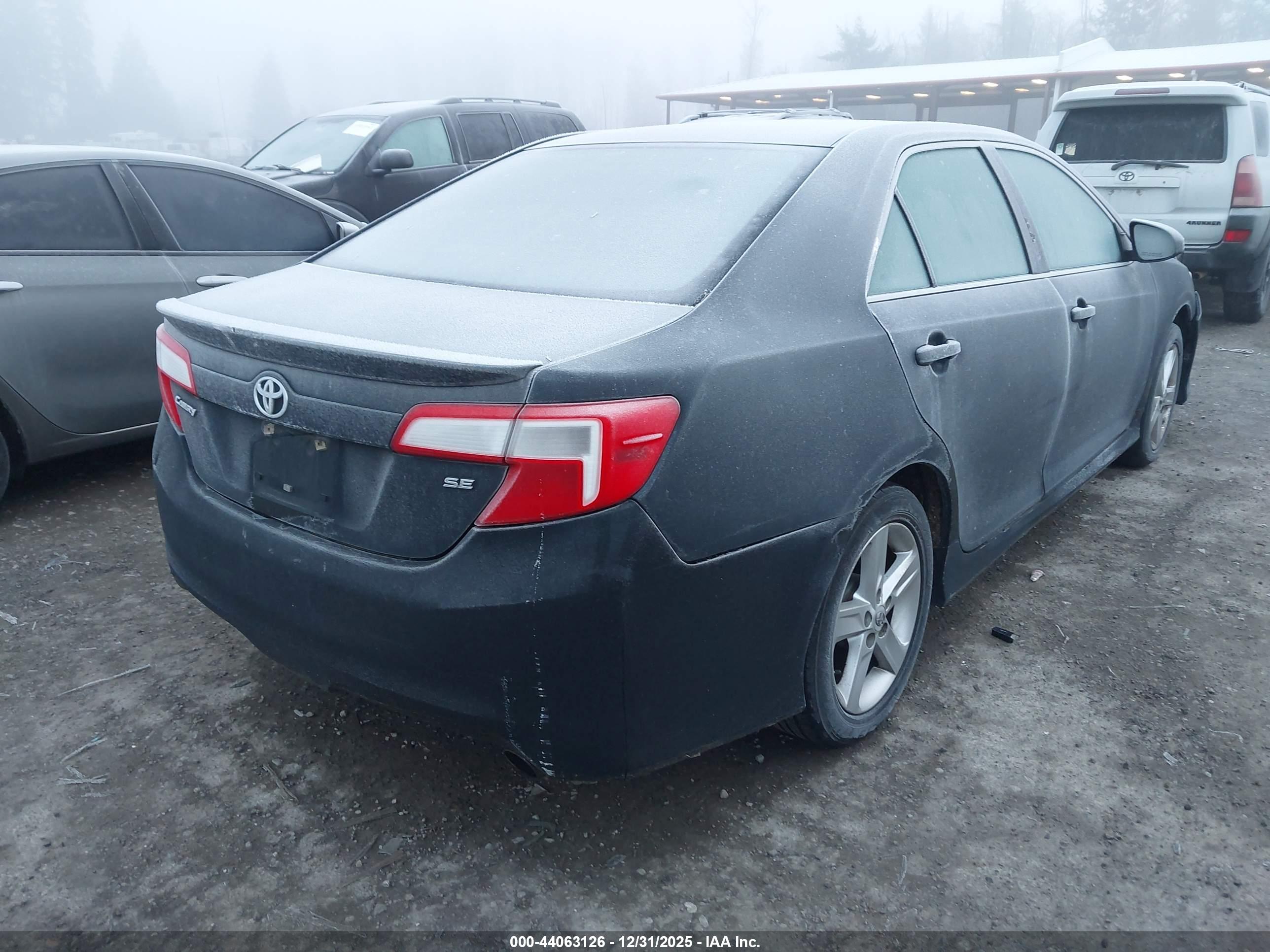 TOYOTA CAMRY image 4