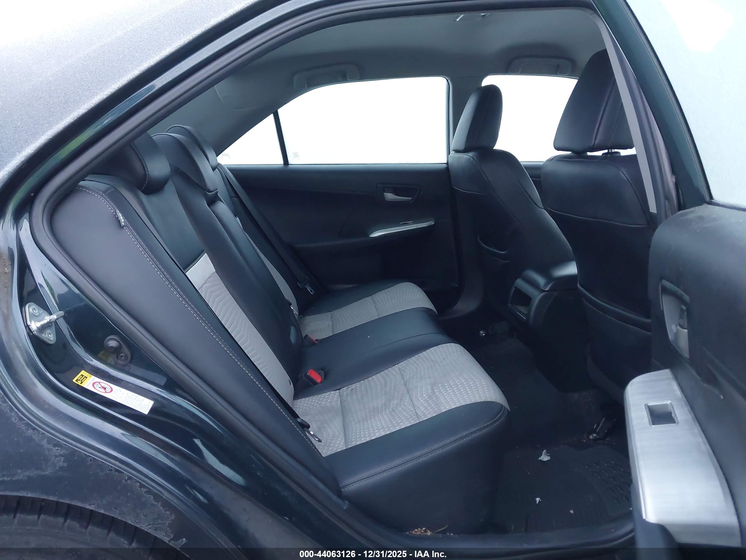 TOYOTA CAMRY image 8
