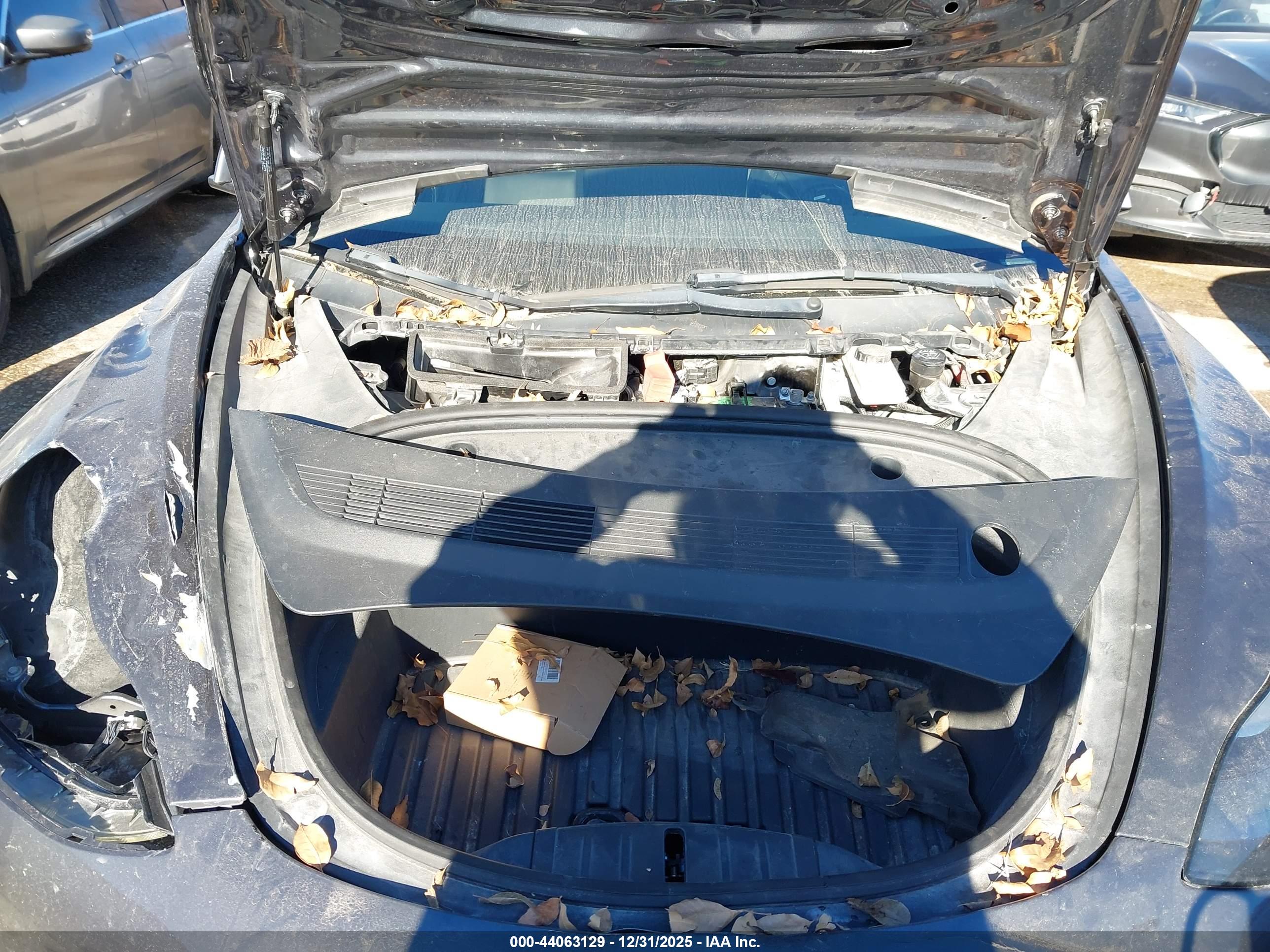 TESLA MODEL image 10