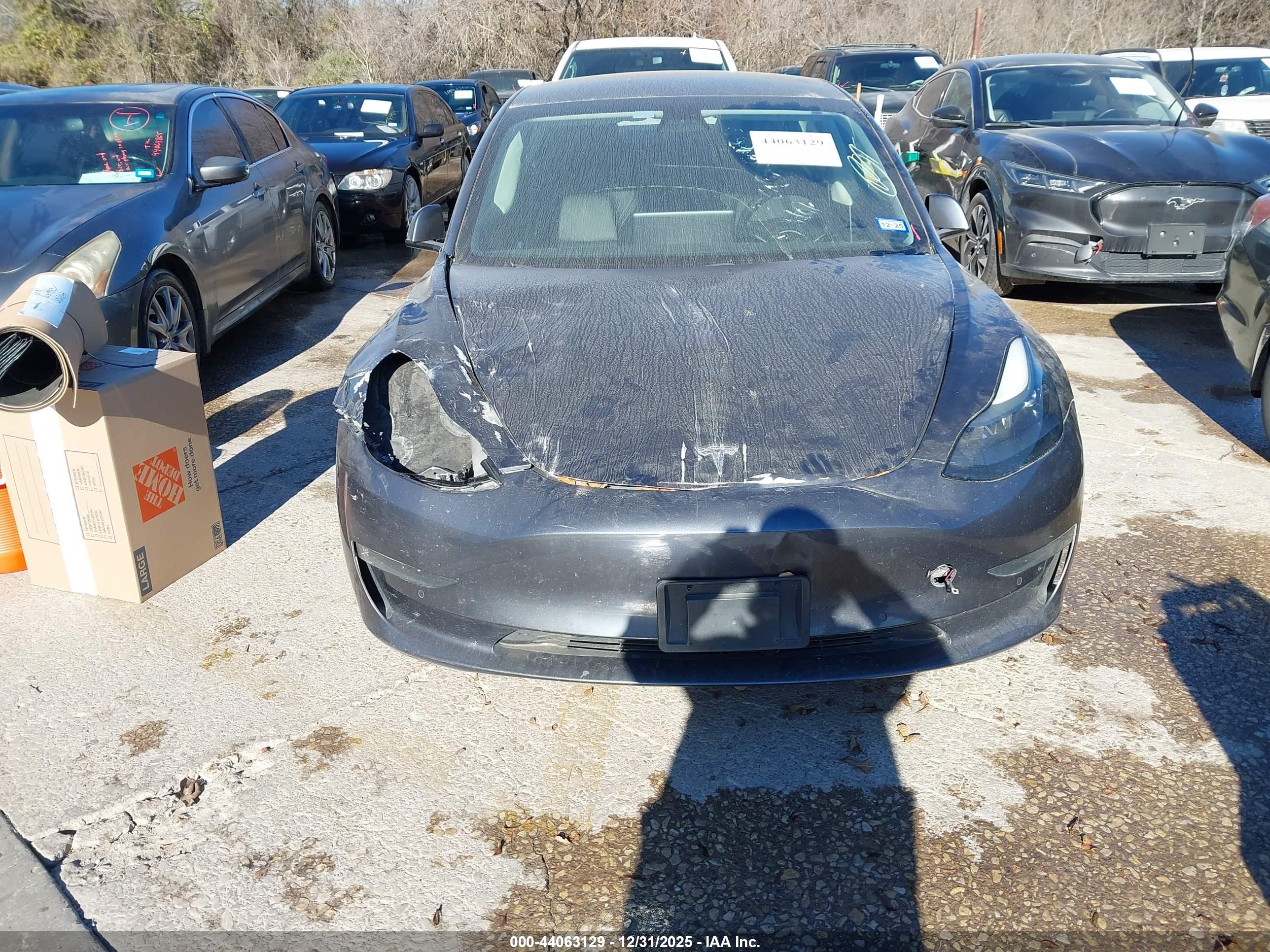 TESLA MODEL image 6