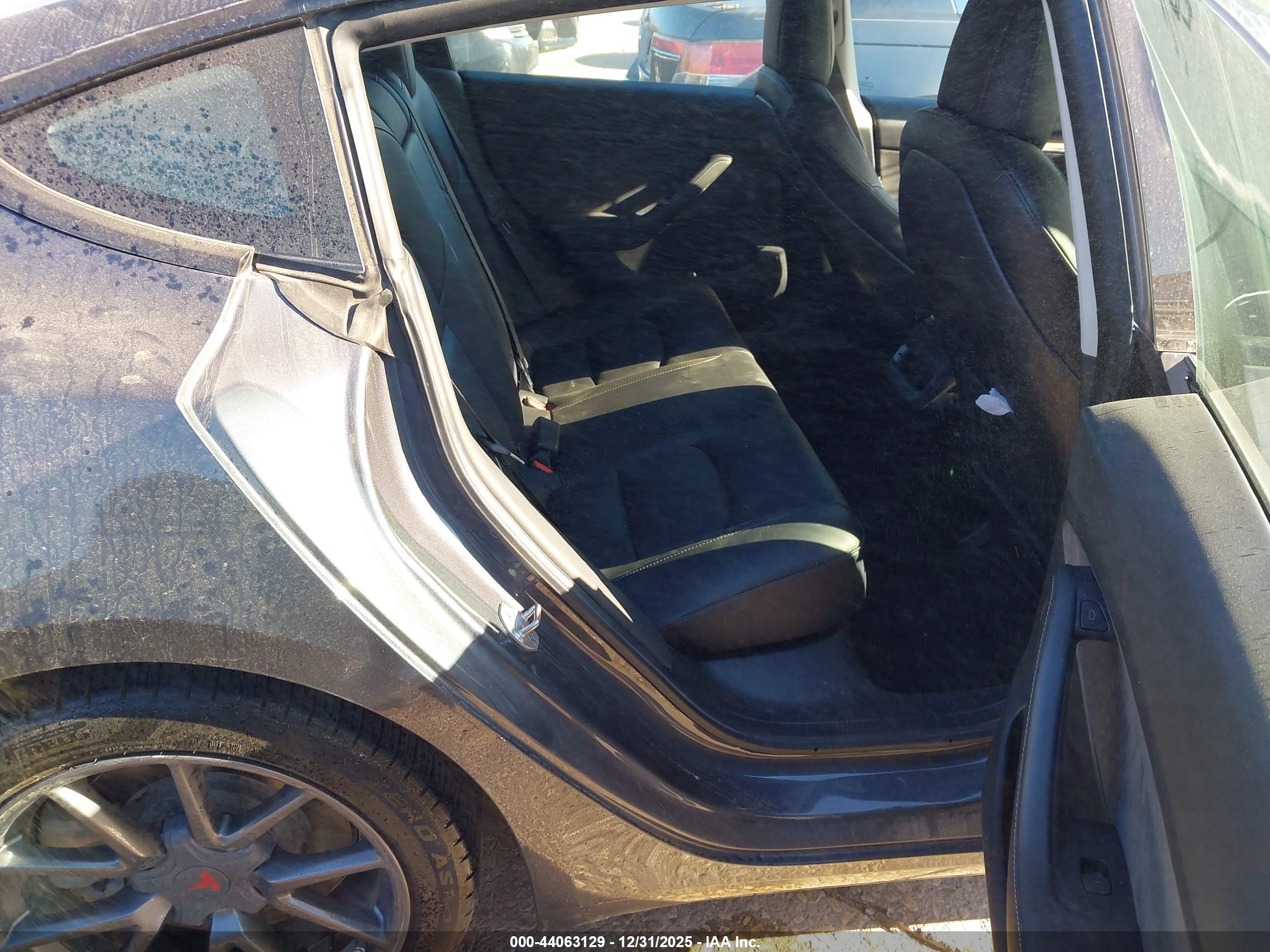 TESLA MODEL image 8